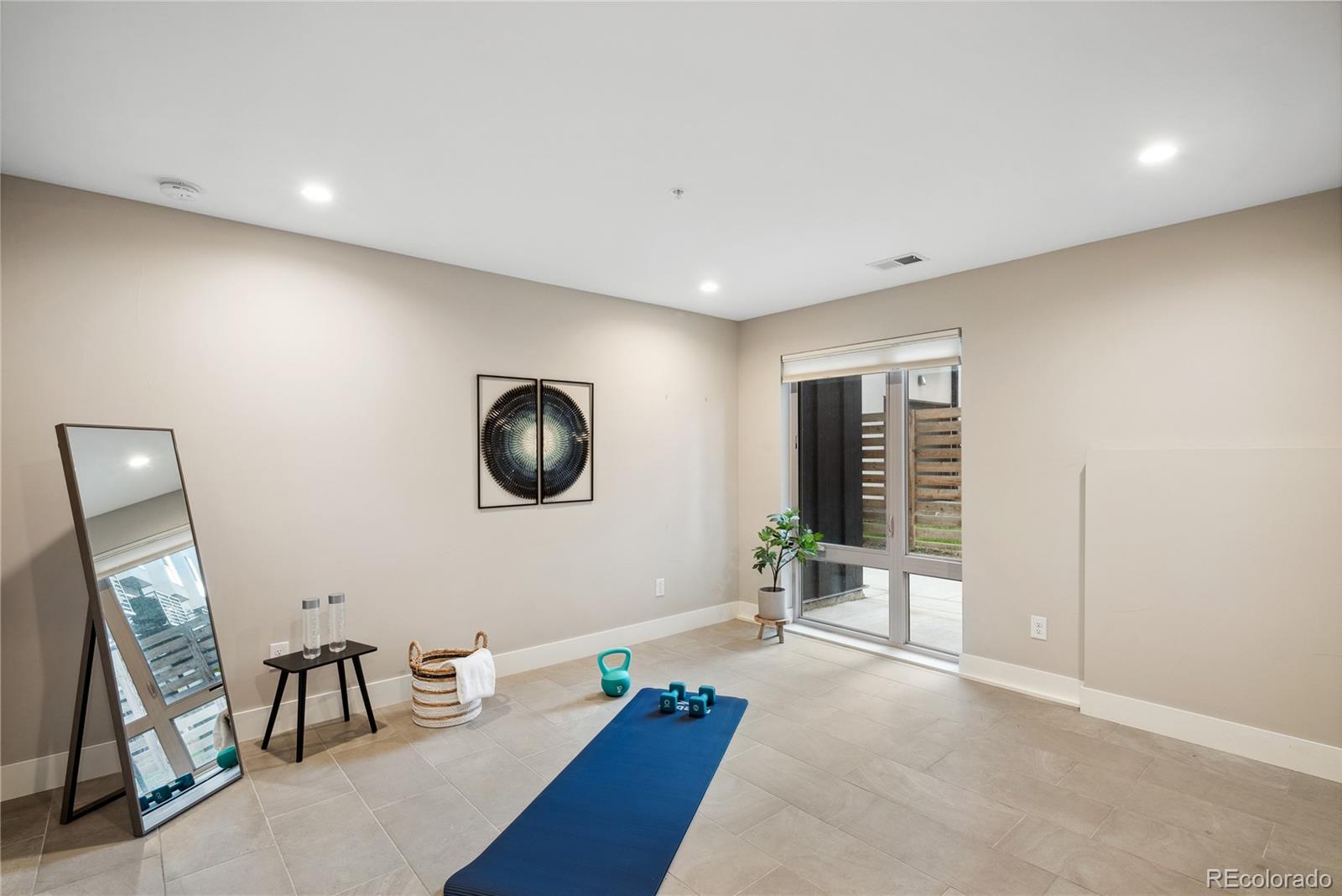 1920 Grove Street Unit: 2