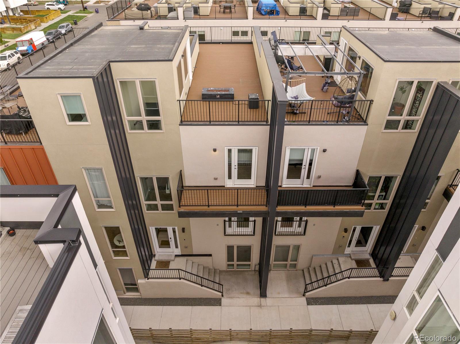 1920 Grove Street Unit: 2