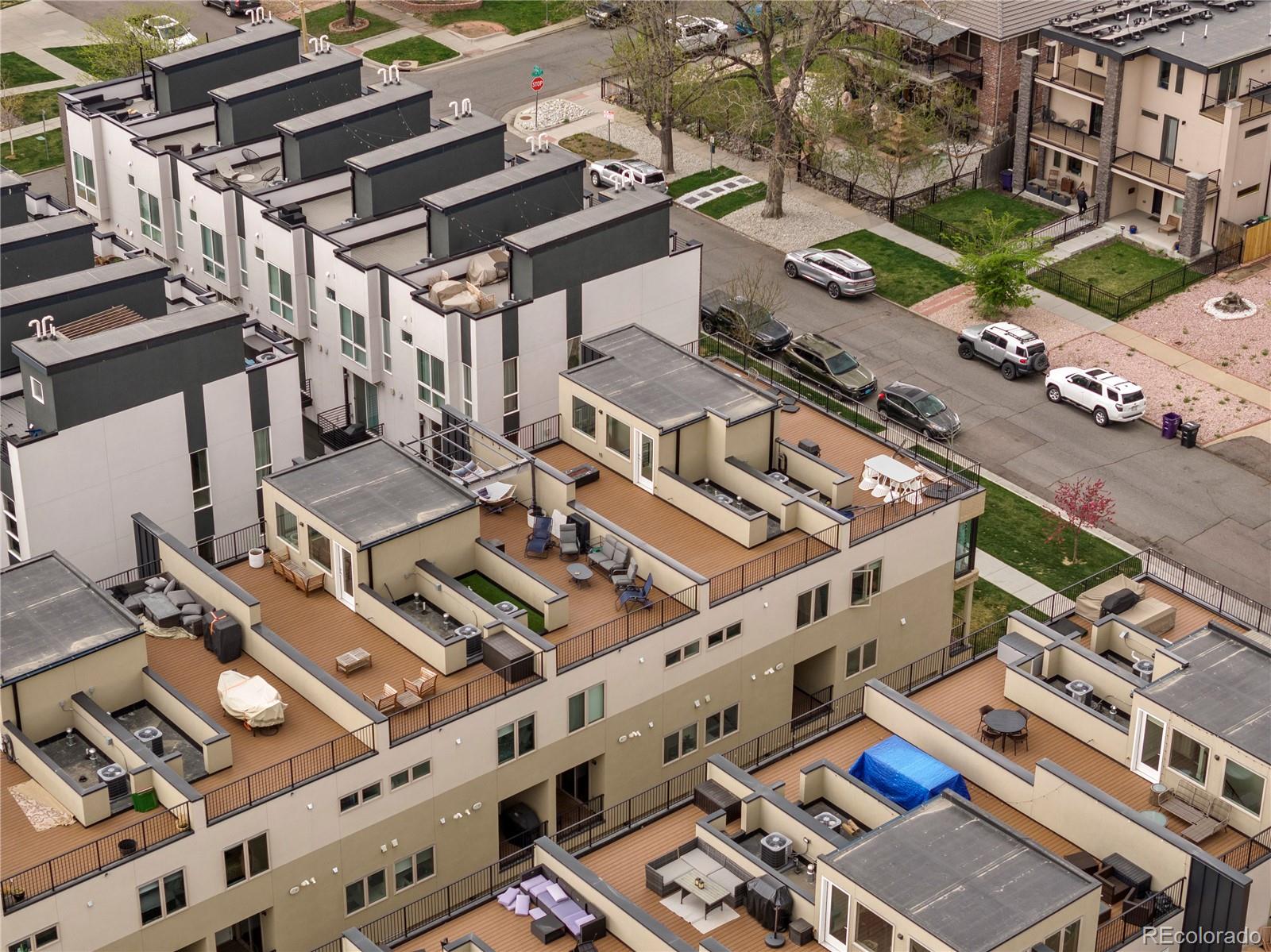 1920 Grove Street Unit: 2