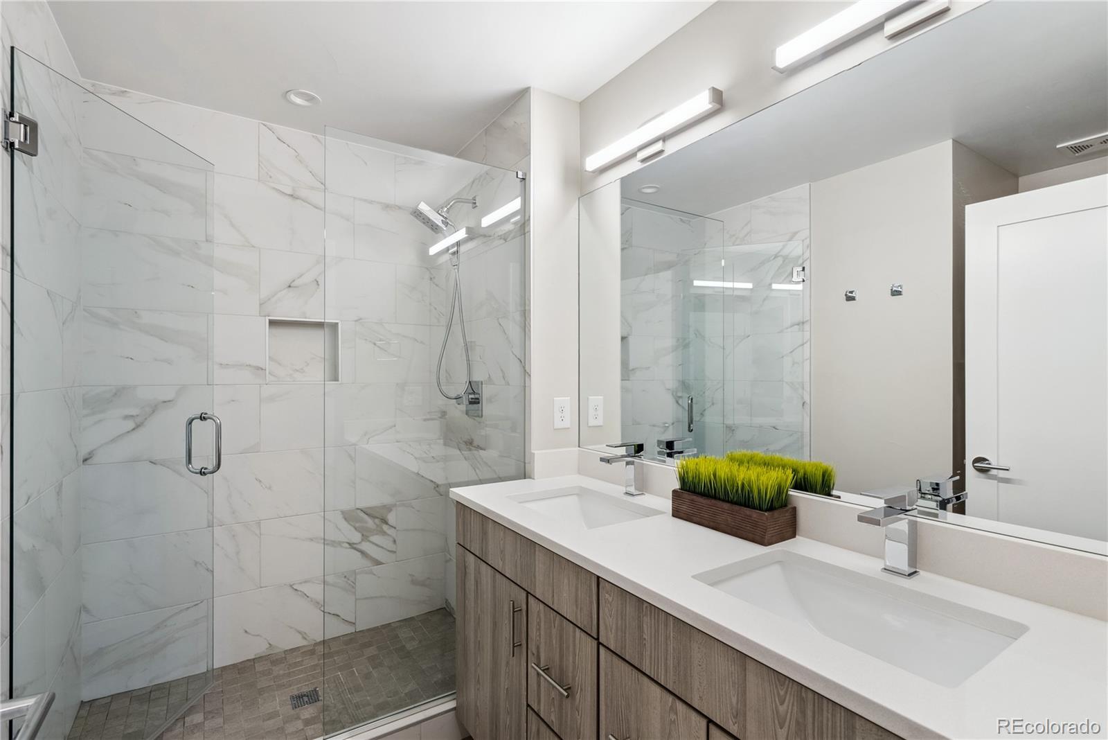 1920 Grove Street Unit: 2