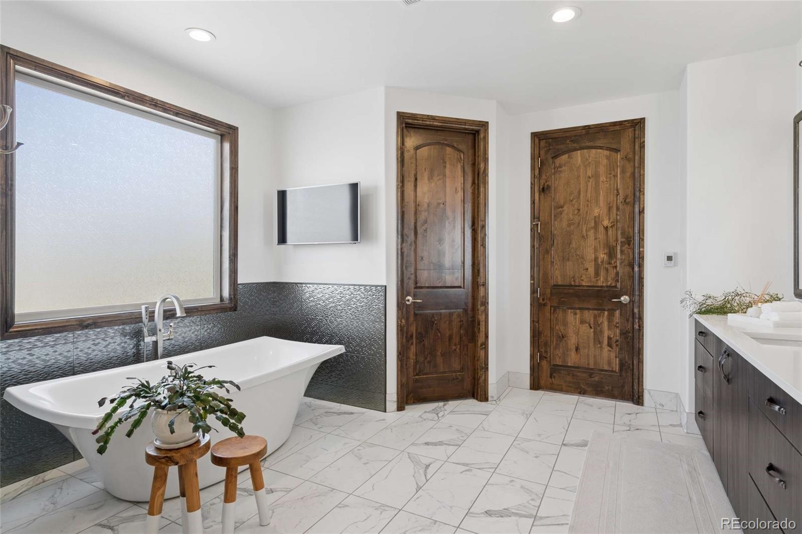 9697 Vista Hill Trail