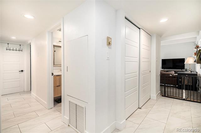 9725 E Harvard Avenue Unit: 431
