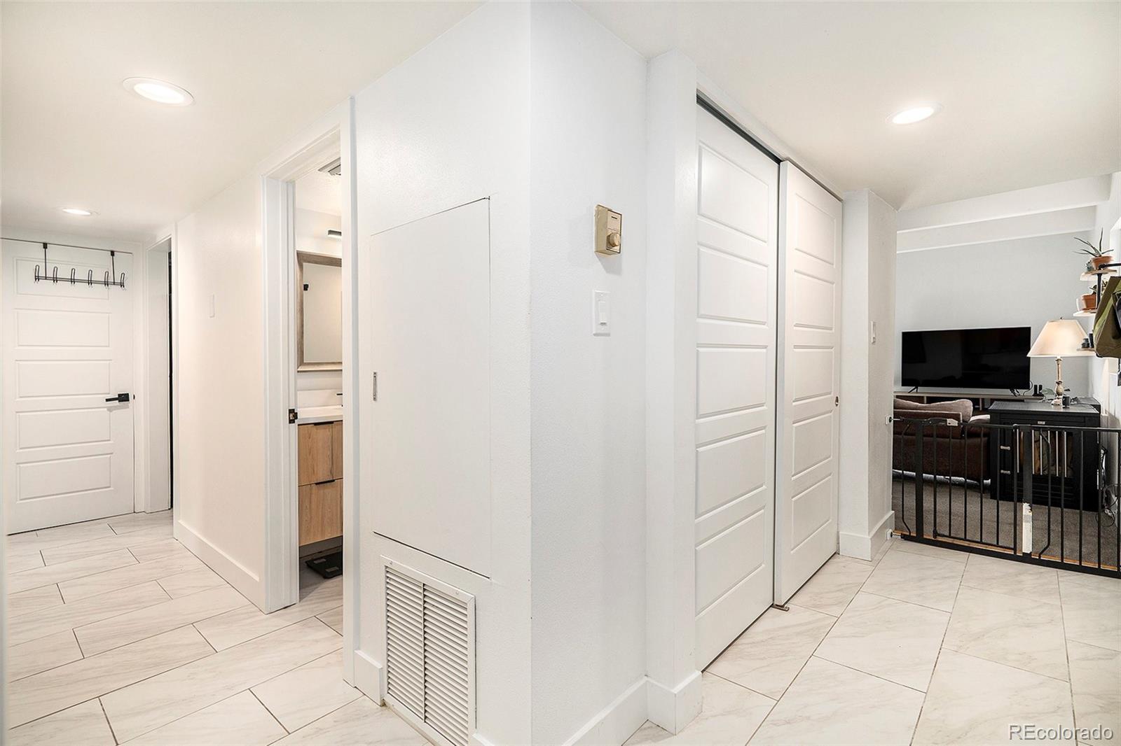 9725 E Harvard Avenue Unit: 431