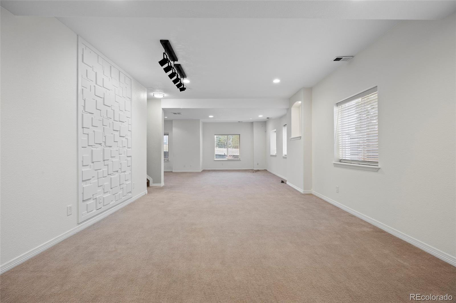 6047 Vacquero Circle