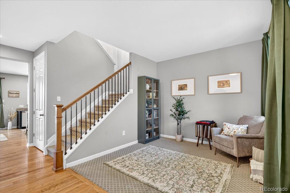 2827 Deerfoot Way