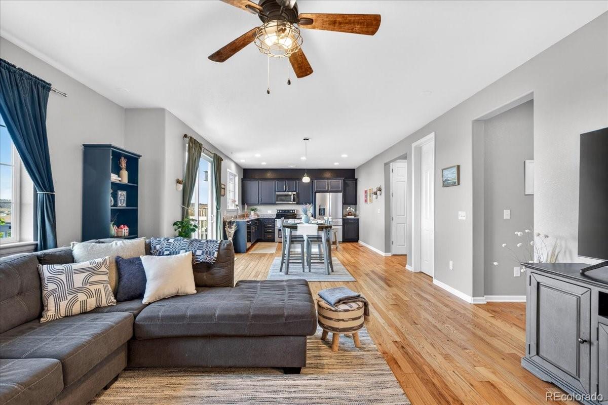 2827 Deerfoot Way