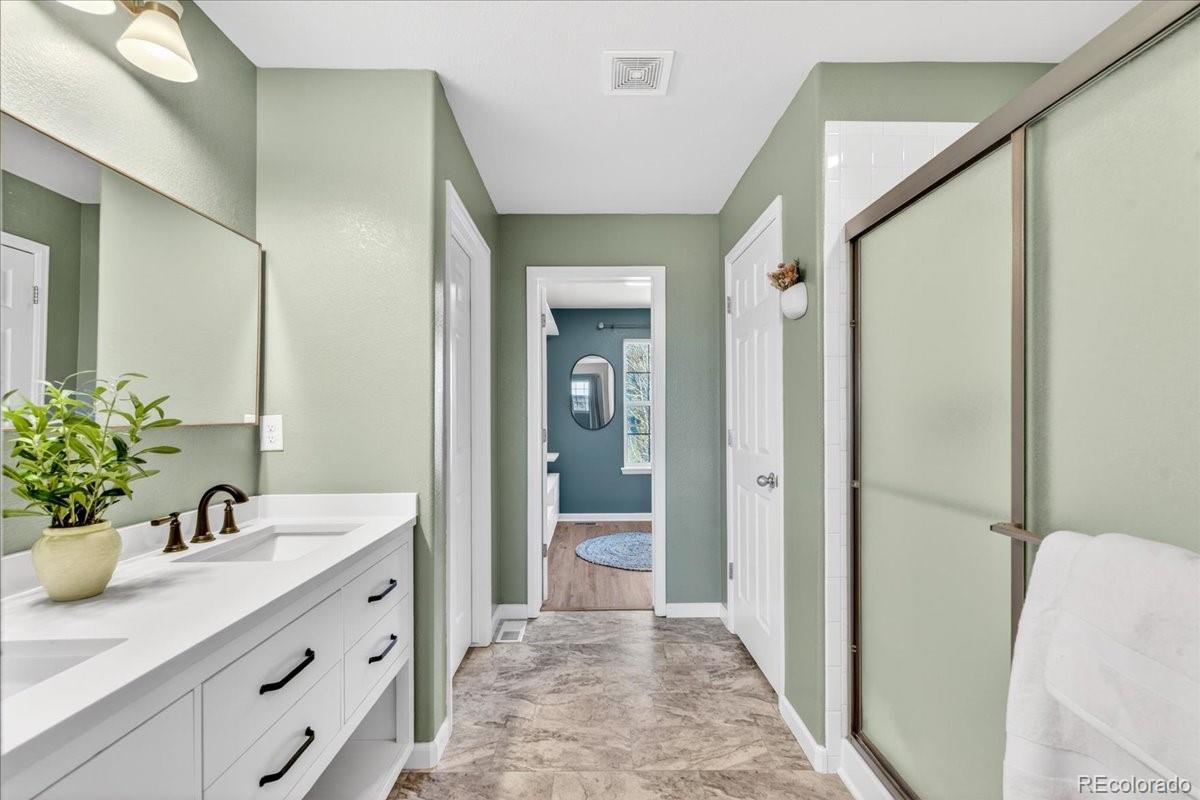 2827 Deerfoot Way
