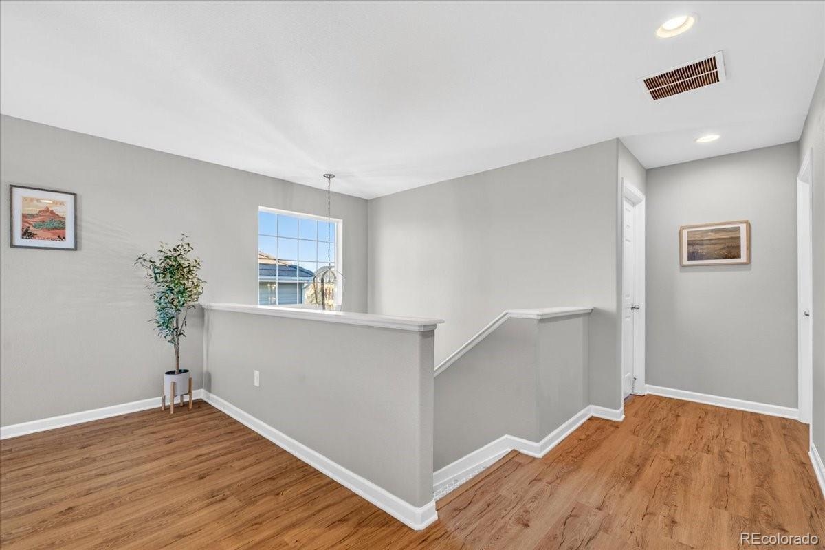 2827 Deerfoot Way