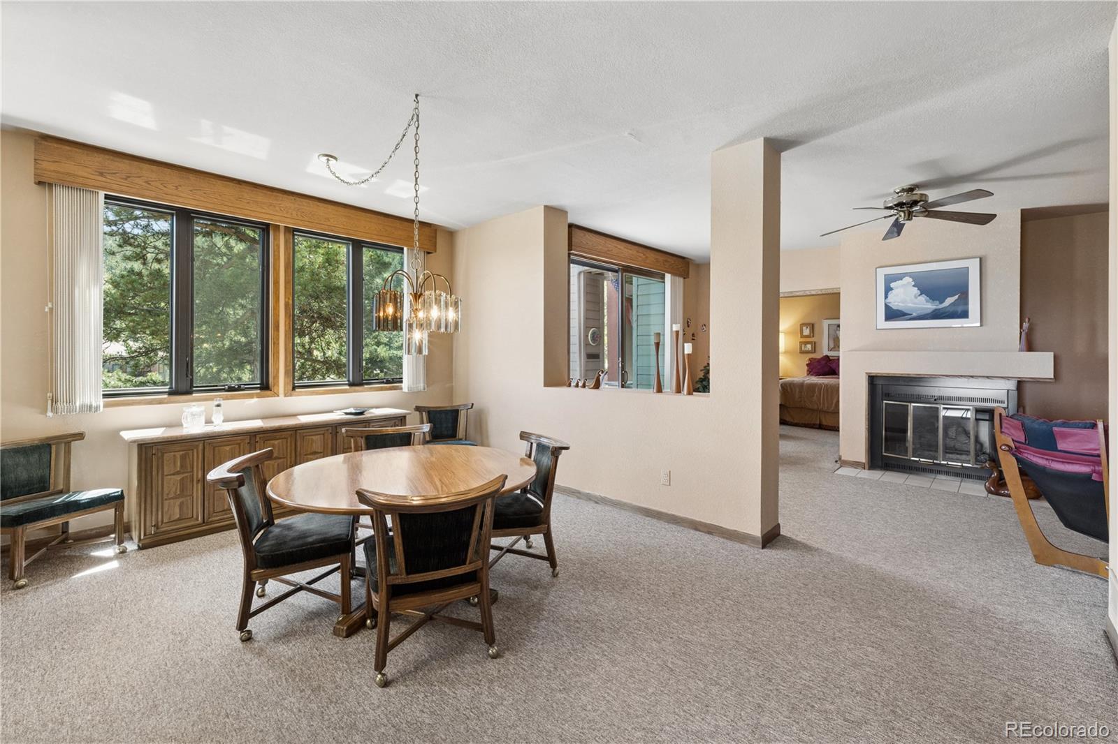 752 Ridgeside Drive