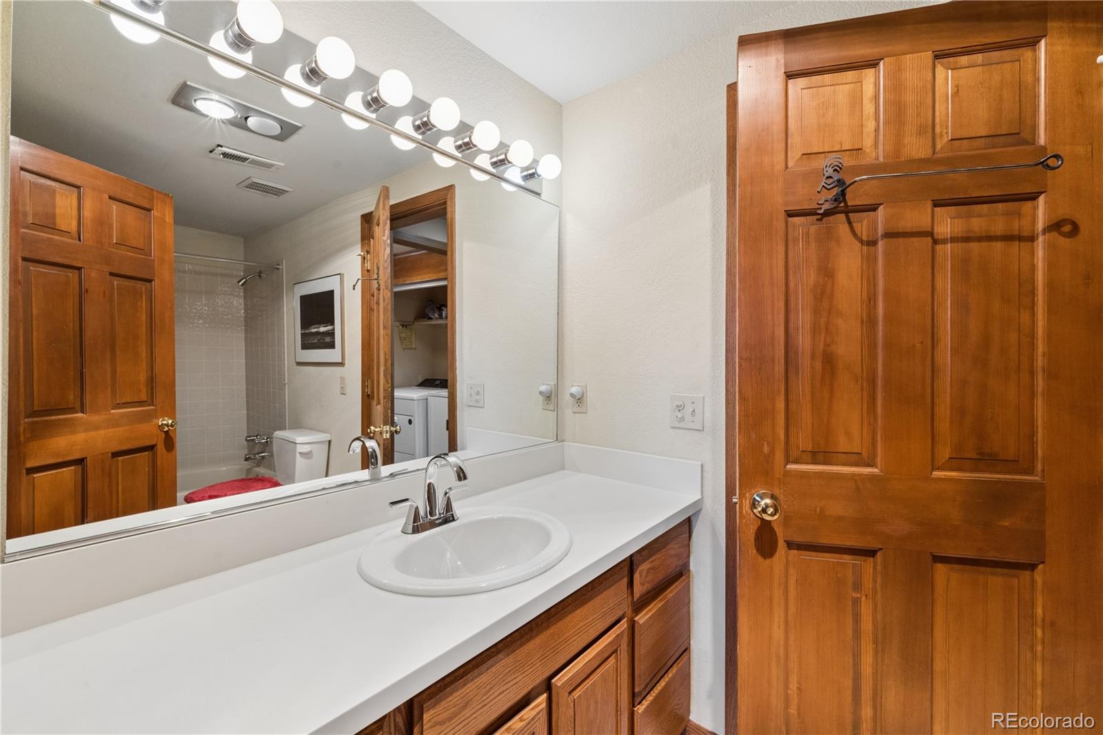 752 Ridgeside Drive