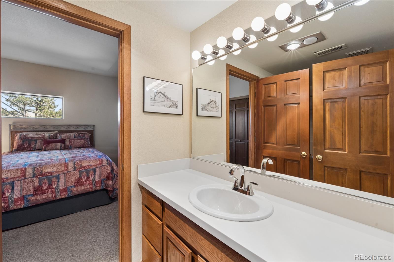 752 Ridgeside Drive