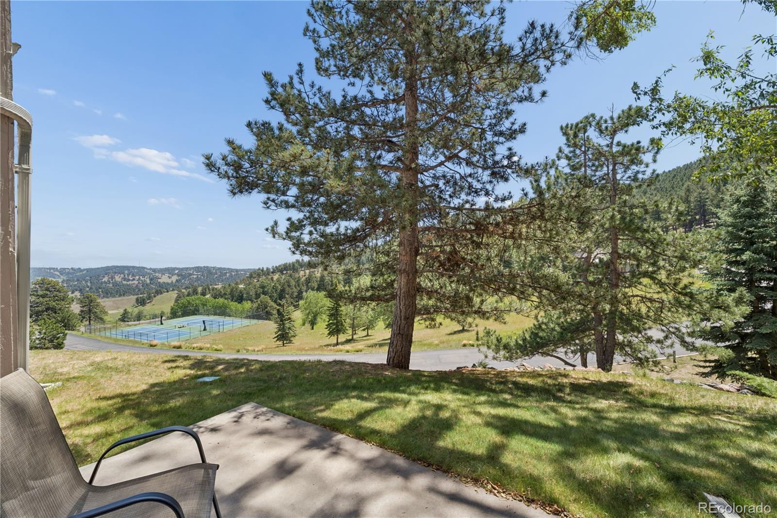 752 Ridgeside Drive