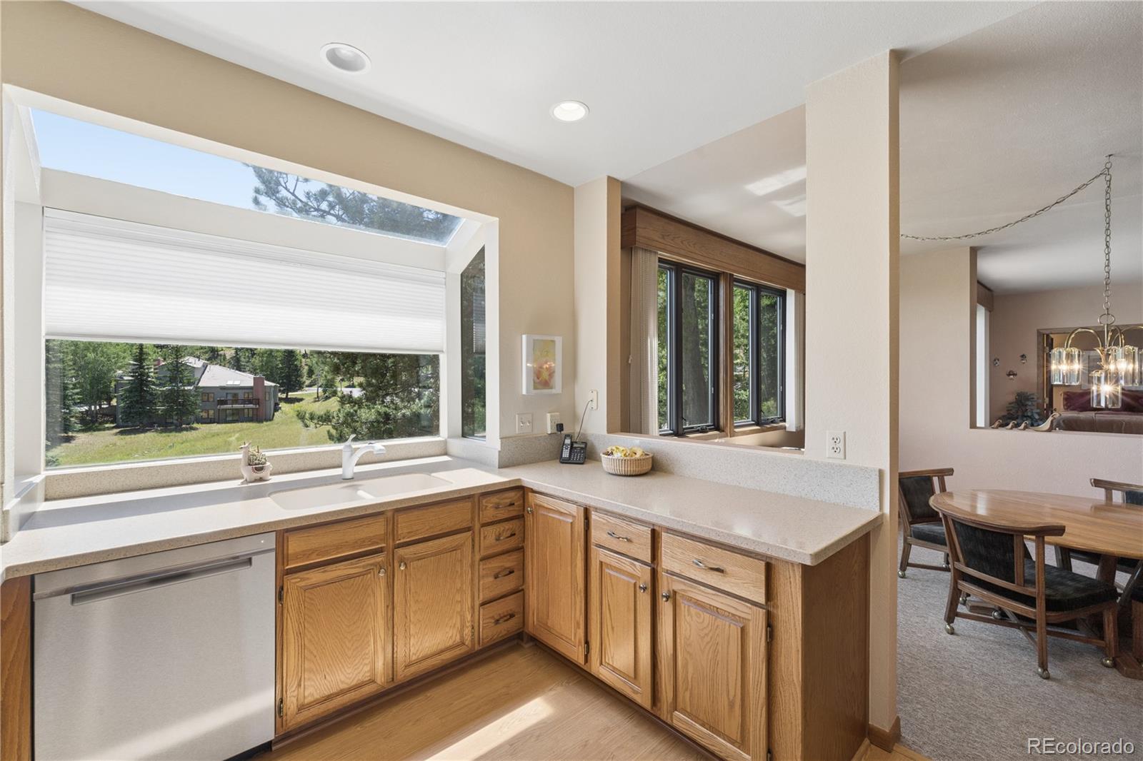 752 Ridgeside Drive