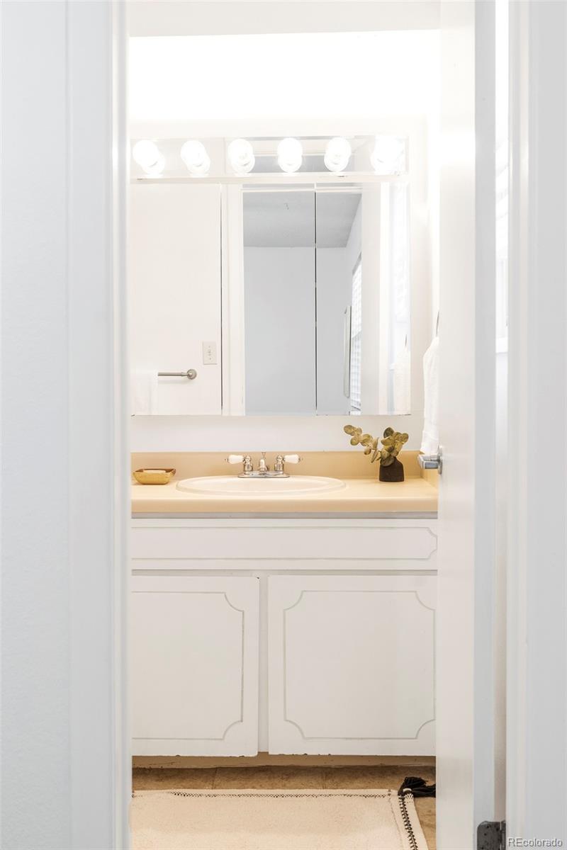 3855 S Monaco Parkway Unit: 106