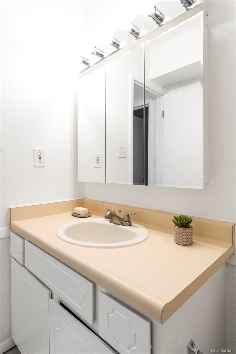 3855 S Monaco Parkway Unit: 106