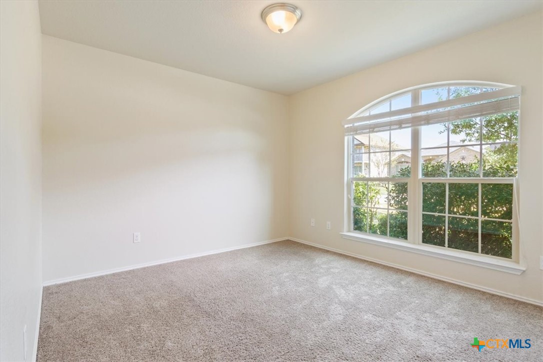 5807 Ambrose Circle