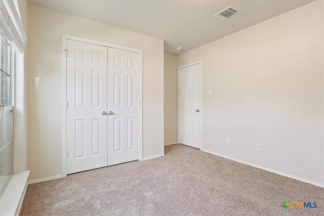5807 Ambrose Circle
