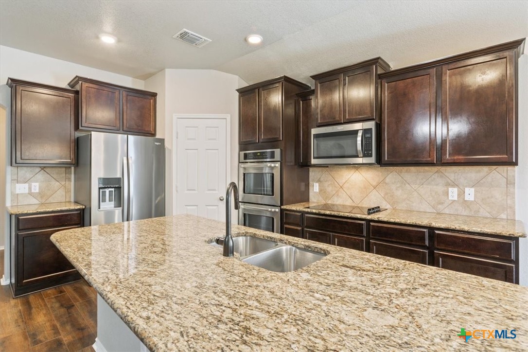 5807 Ambrose Circle