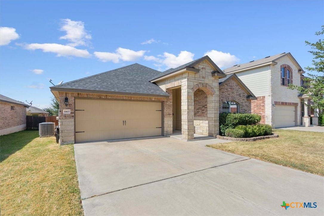 5807 Ambrose Circle