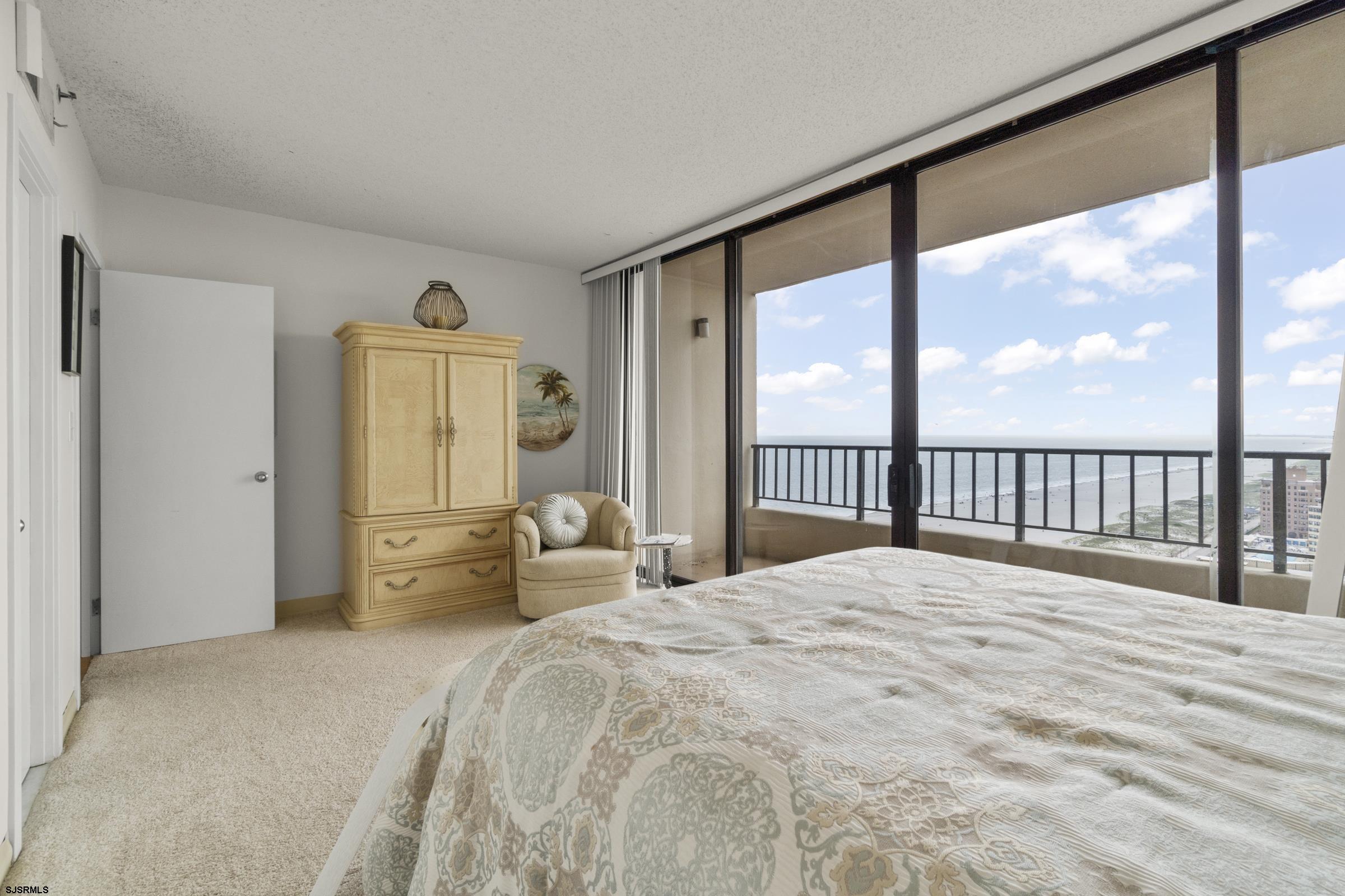 3851 Boardwalk Unit: 2212