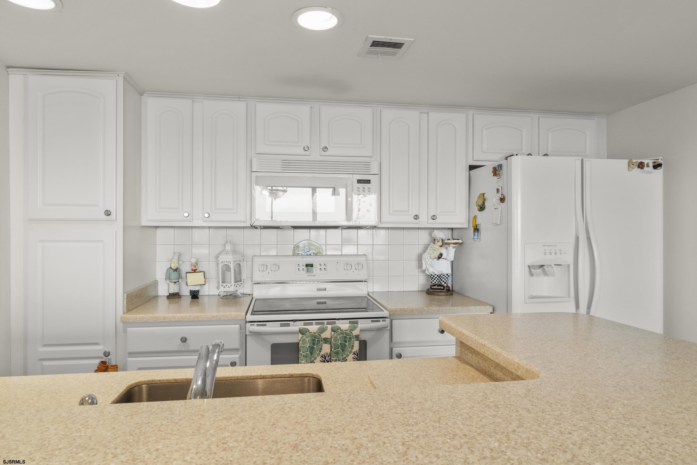 3851 Boardwalk Unit: 2212