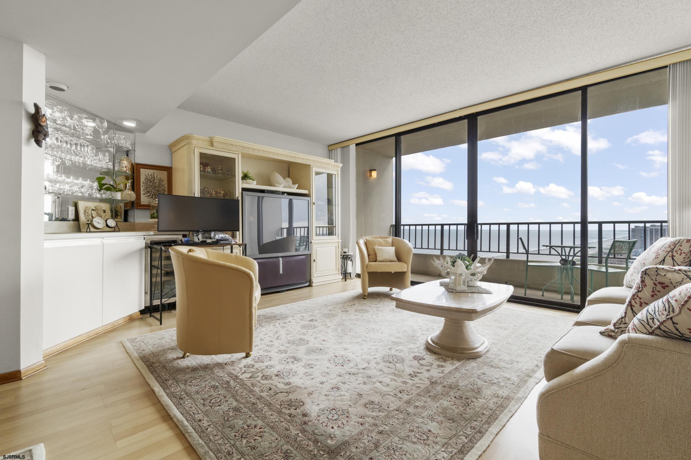3851 Boardwalk Unit: 2212