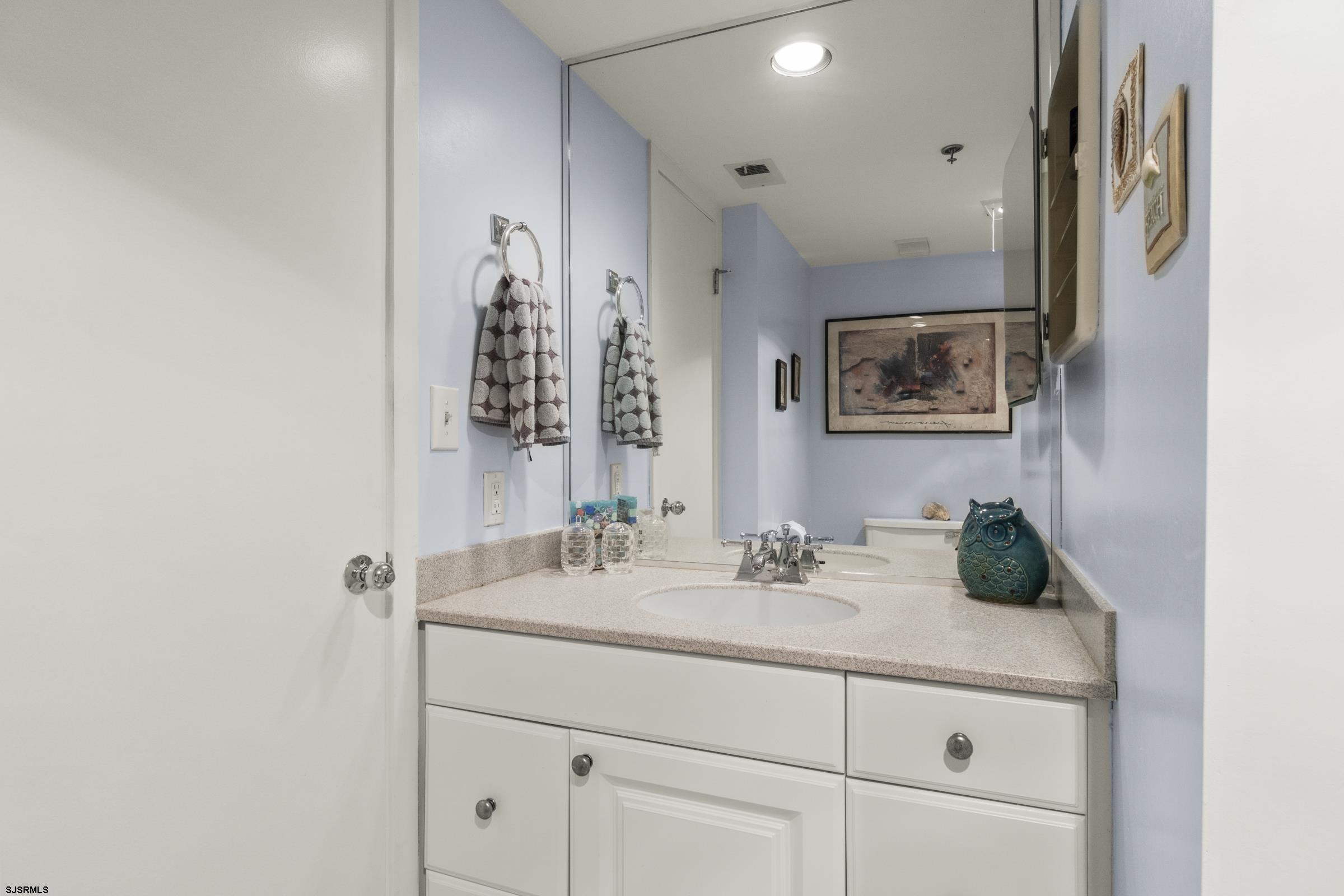 3851 Boardwalk Unit: 2212