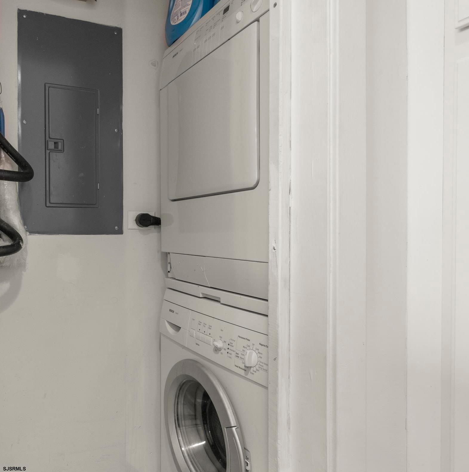 3851 Boardwalk Unit: 2212