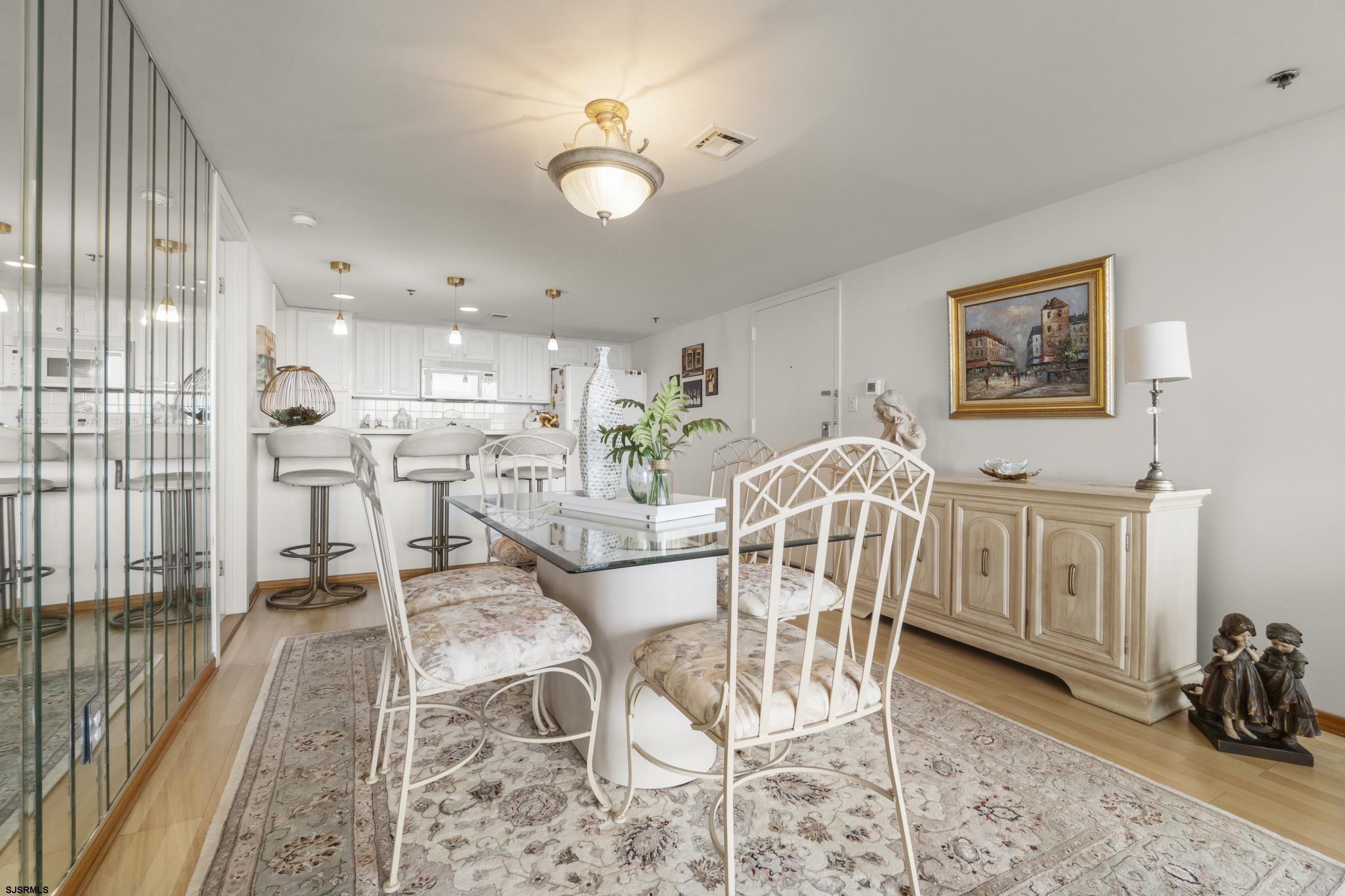 3851 Boardwalk Unit: 2212