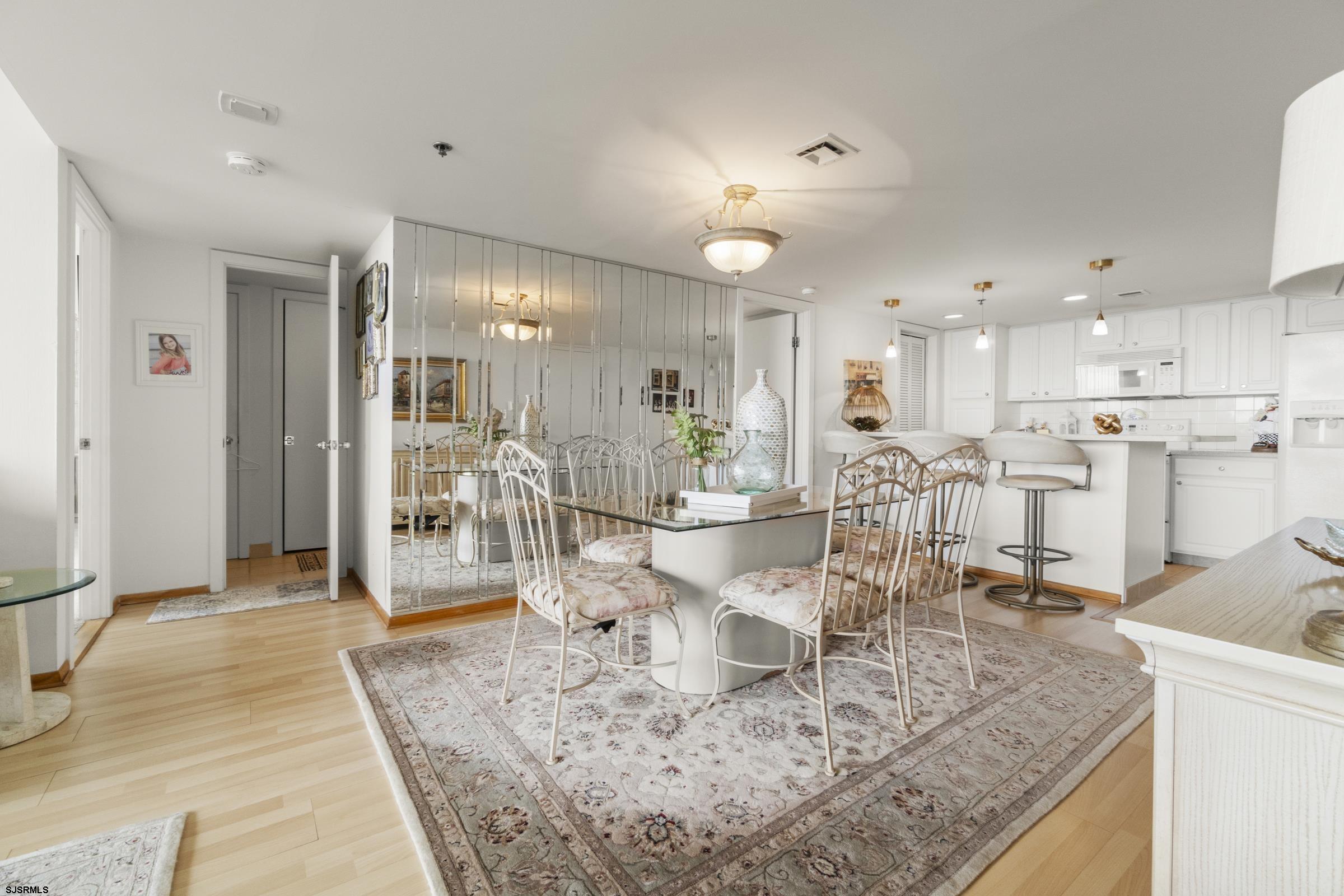 3851 Boardwalk Unit: 2212