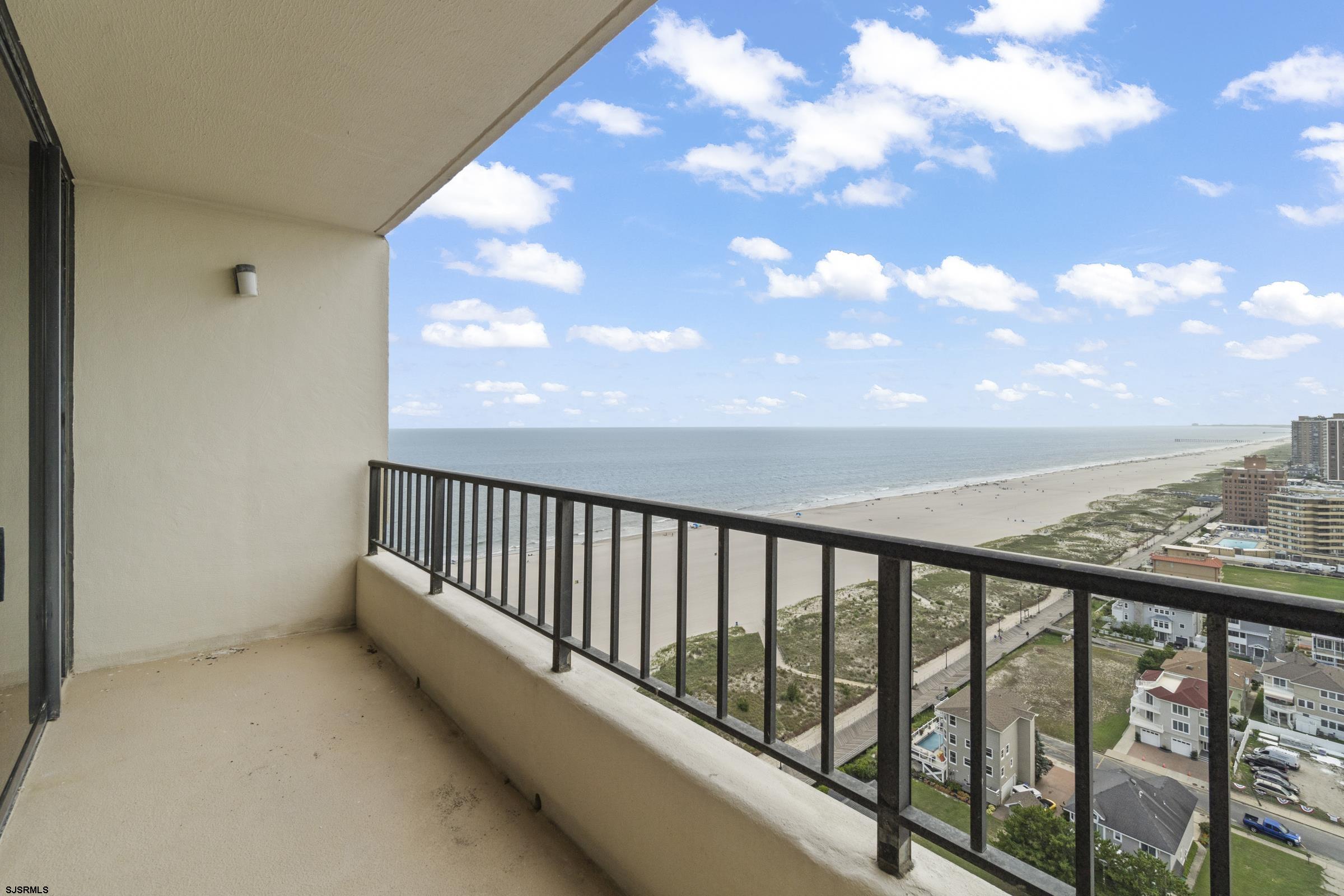 3851 Boardwalk Unit: 2212