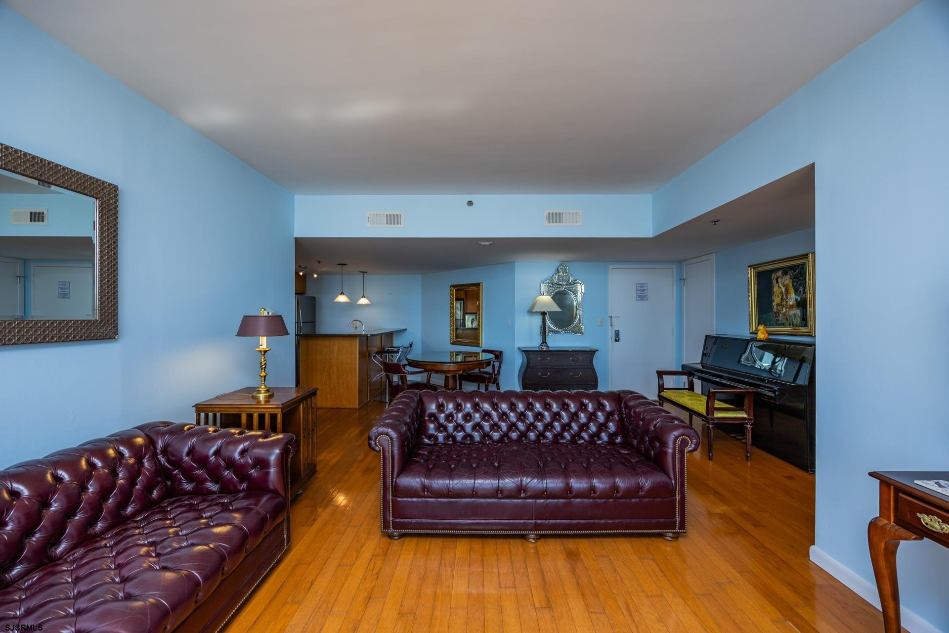 3851 Boardwalk Unit: 1502