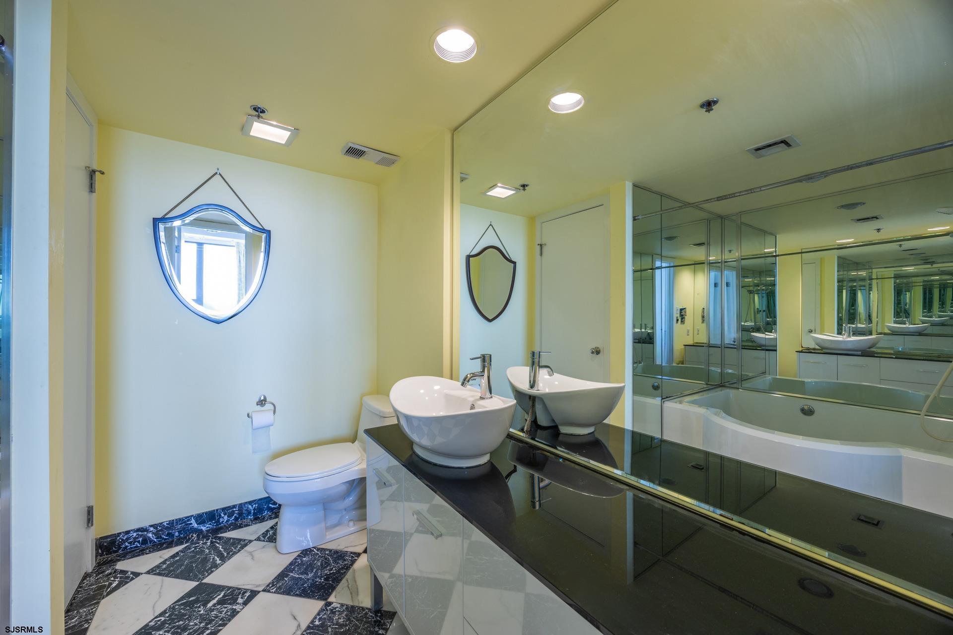 3851 Boardwalk Unit: 1502