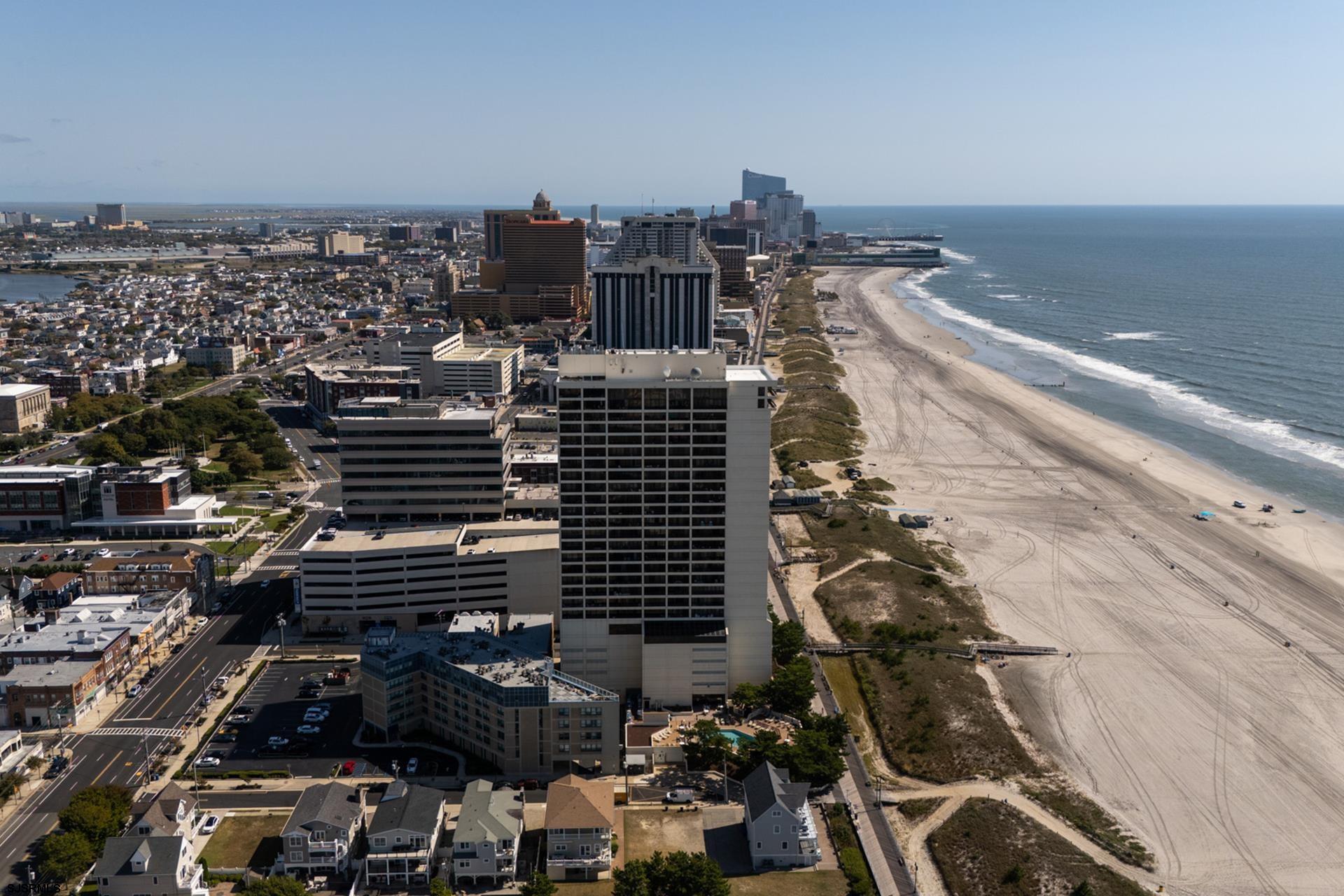 3851 Boardwalk Unit: 1502