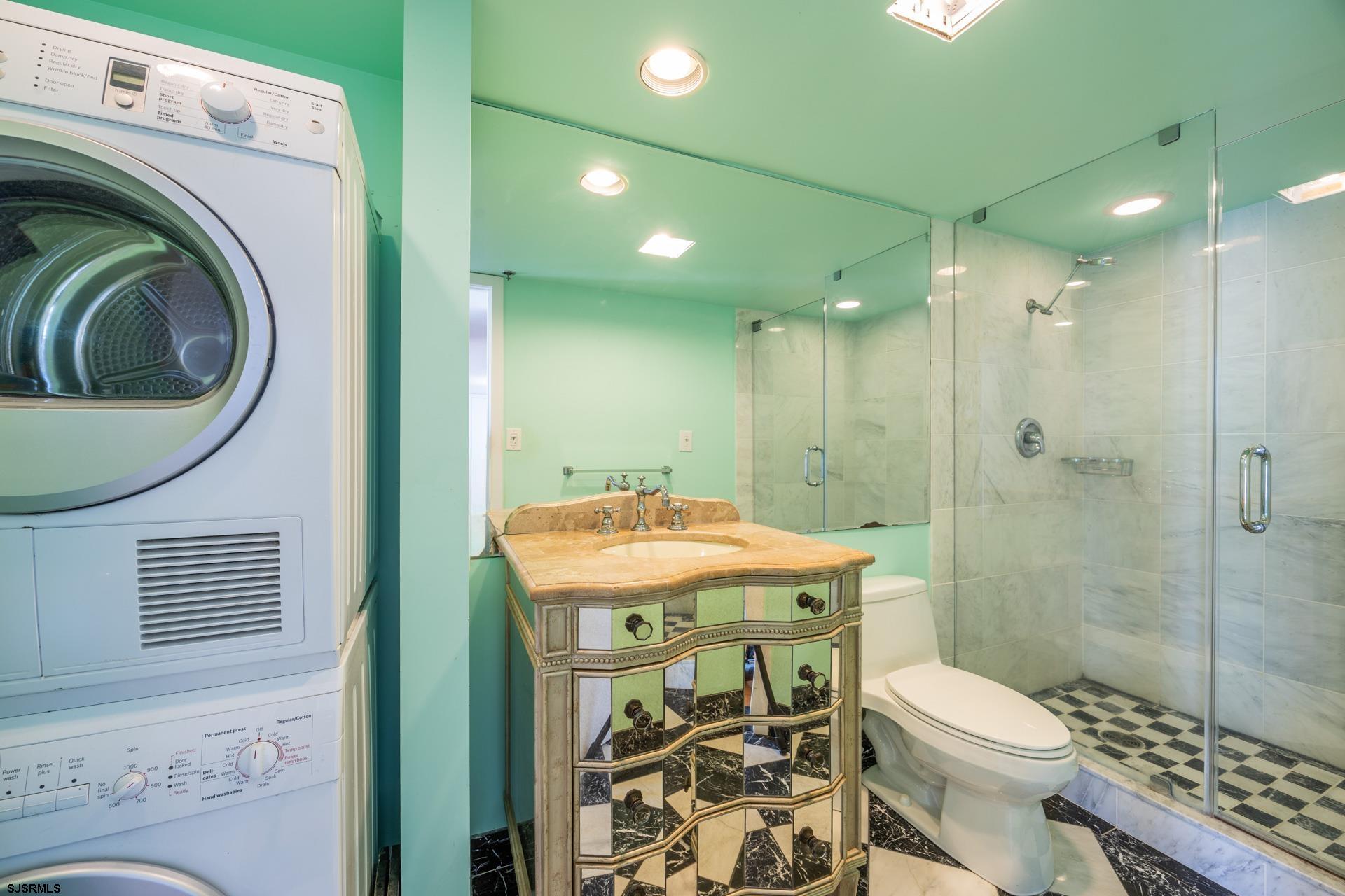 3851 Boardwalk Unit: 1502
