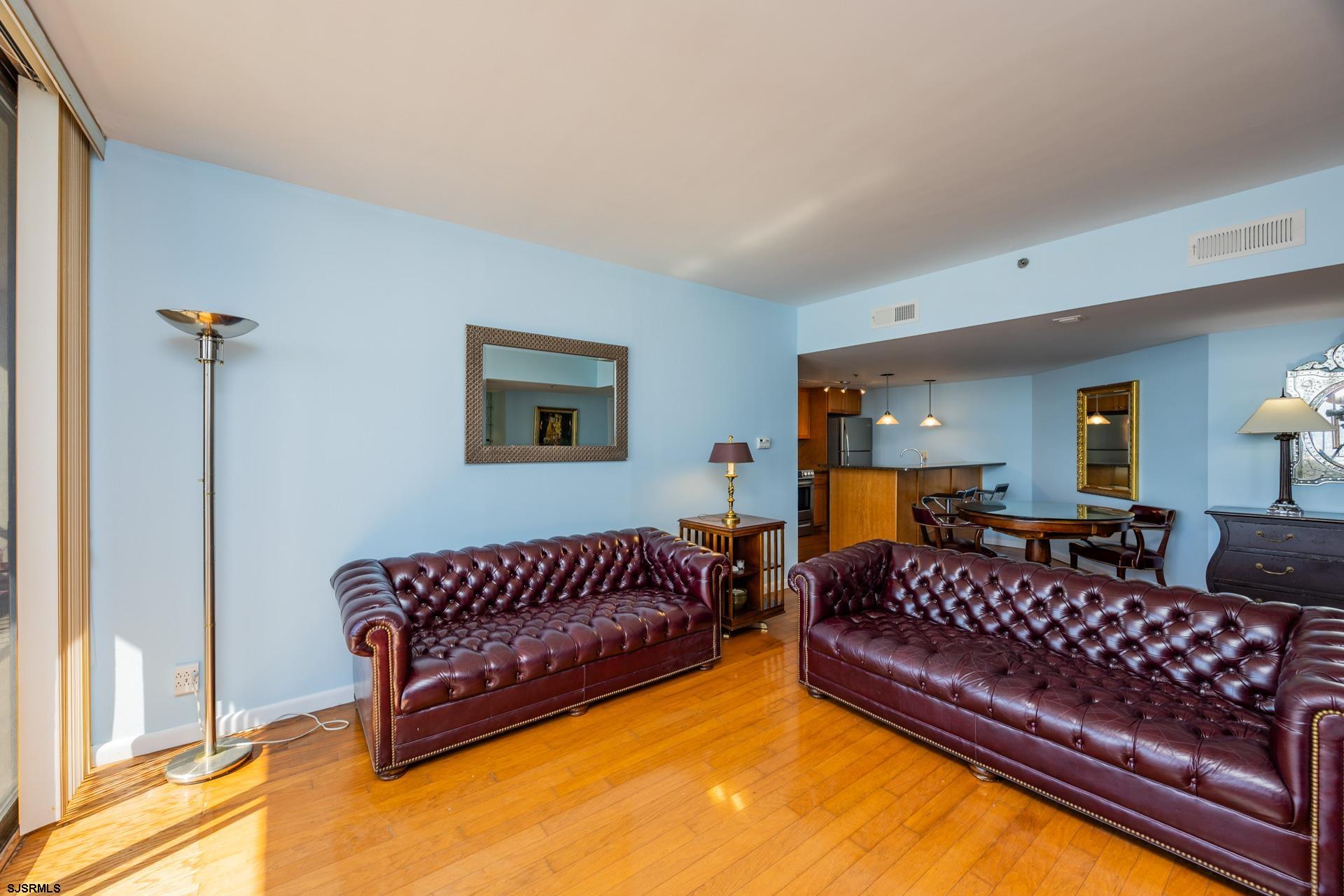 3851 Boardwalk Unit: 1502