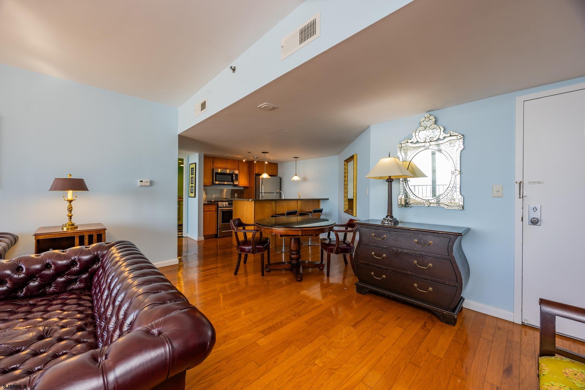 3851 Boardwalk Unit: 1502