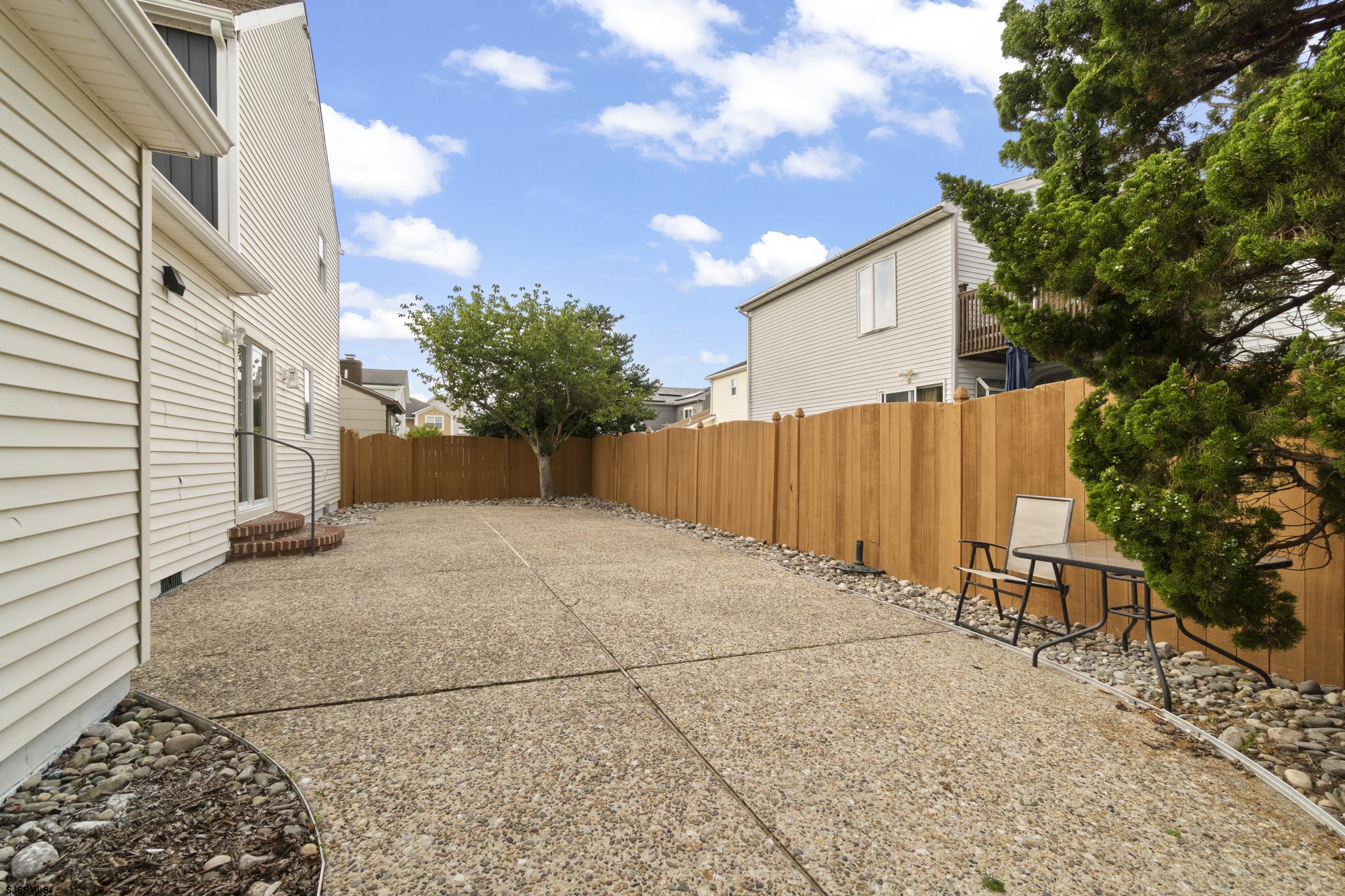 811 N Burghley Ave Ave