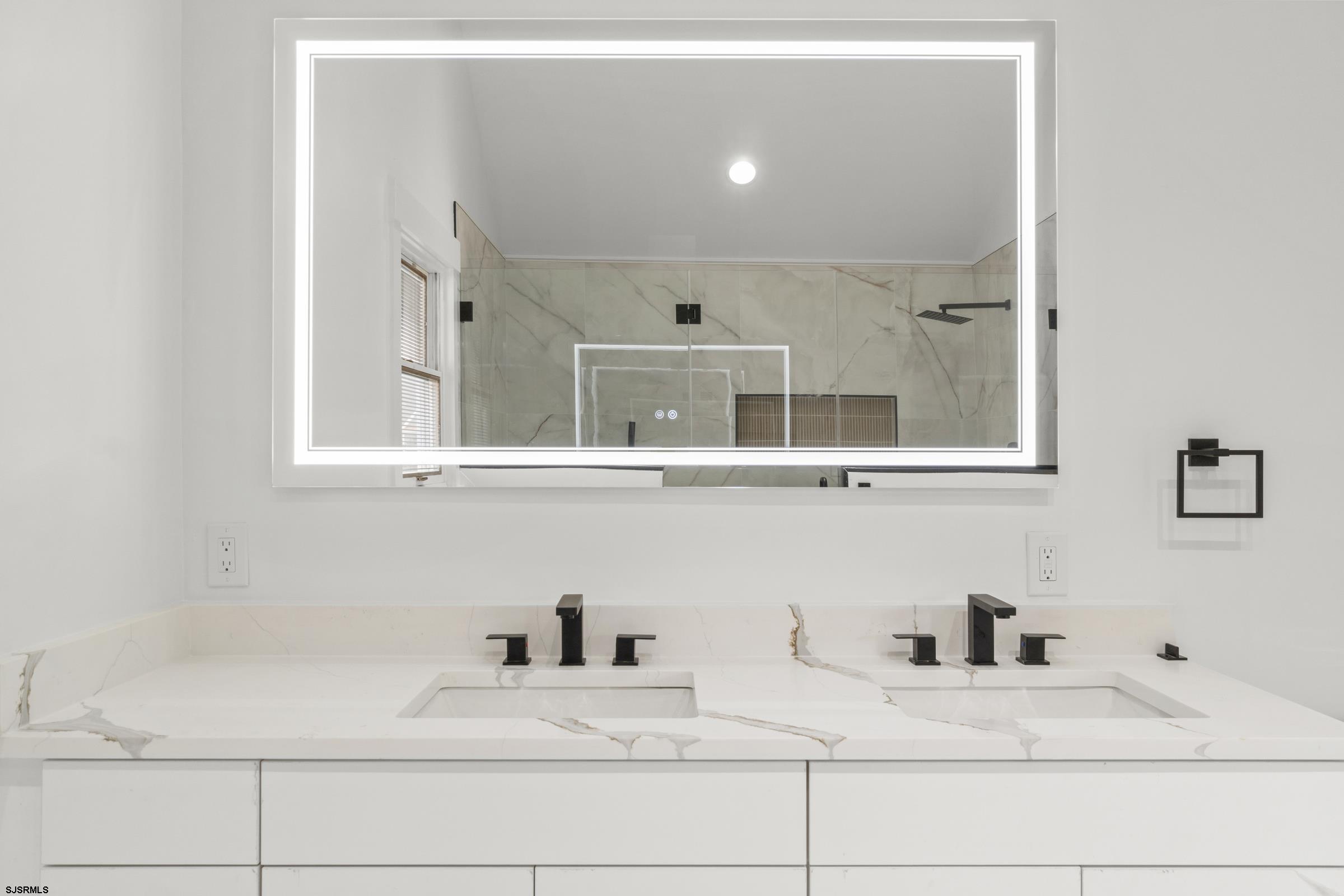 811 N Burghley Ave Ave