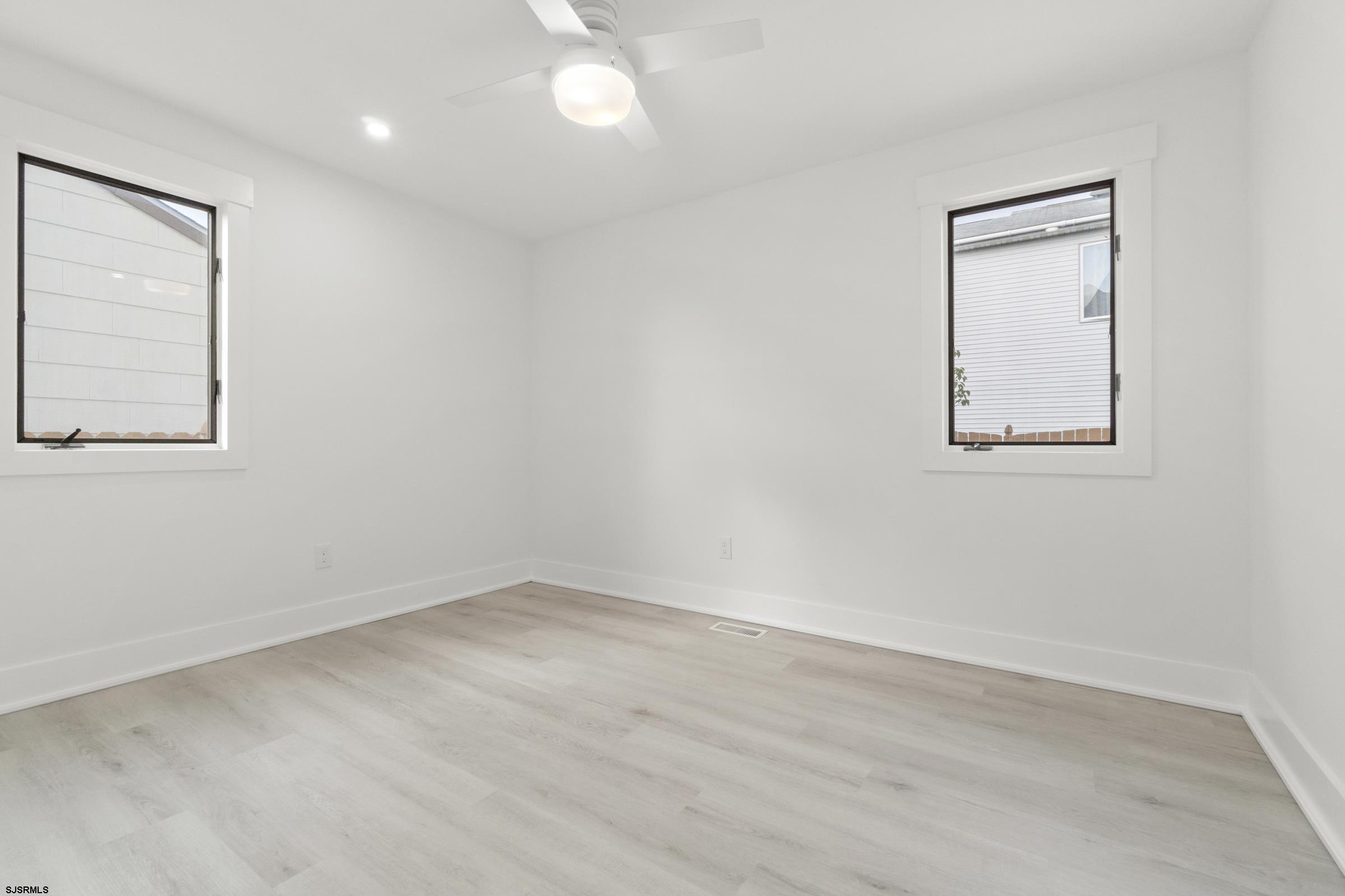 811 N Burghley Ave Ave