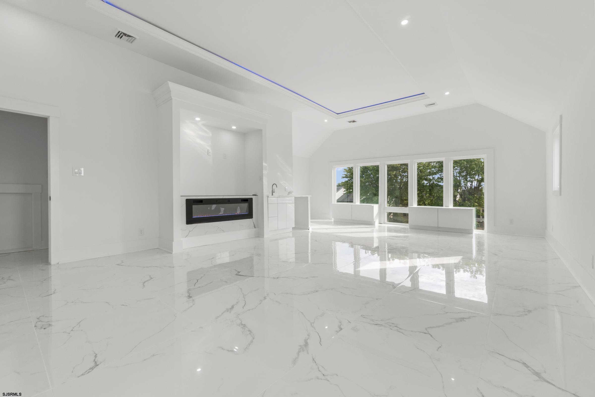 811 N Burghley Ave Ave