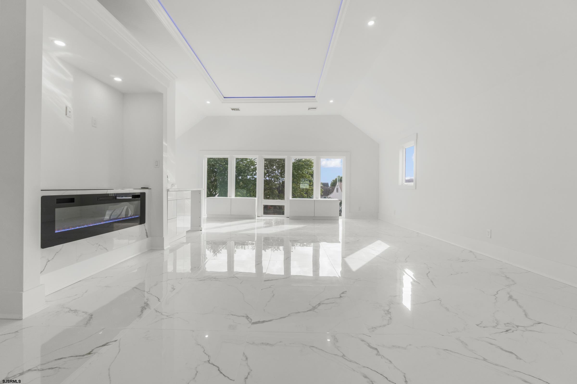 811 N Burghley Ave Ave