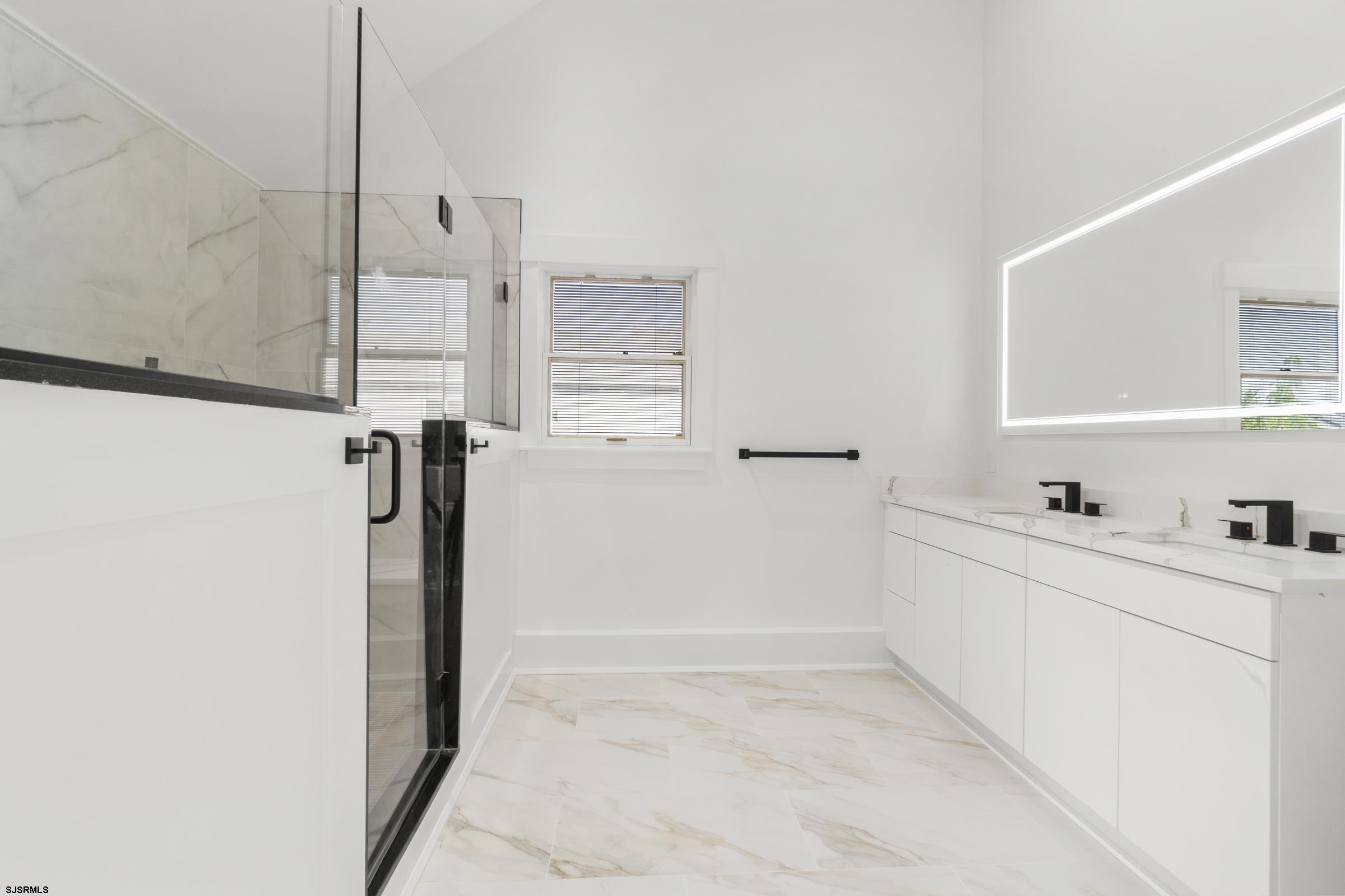 811 N Burghley Ave Ave