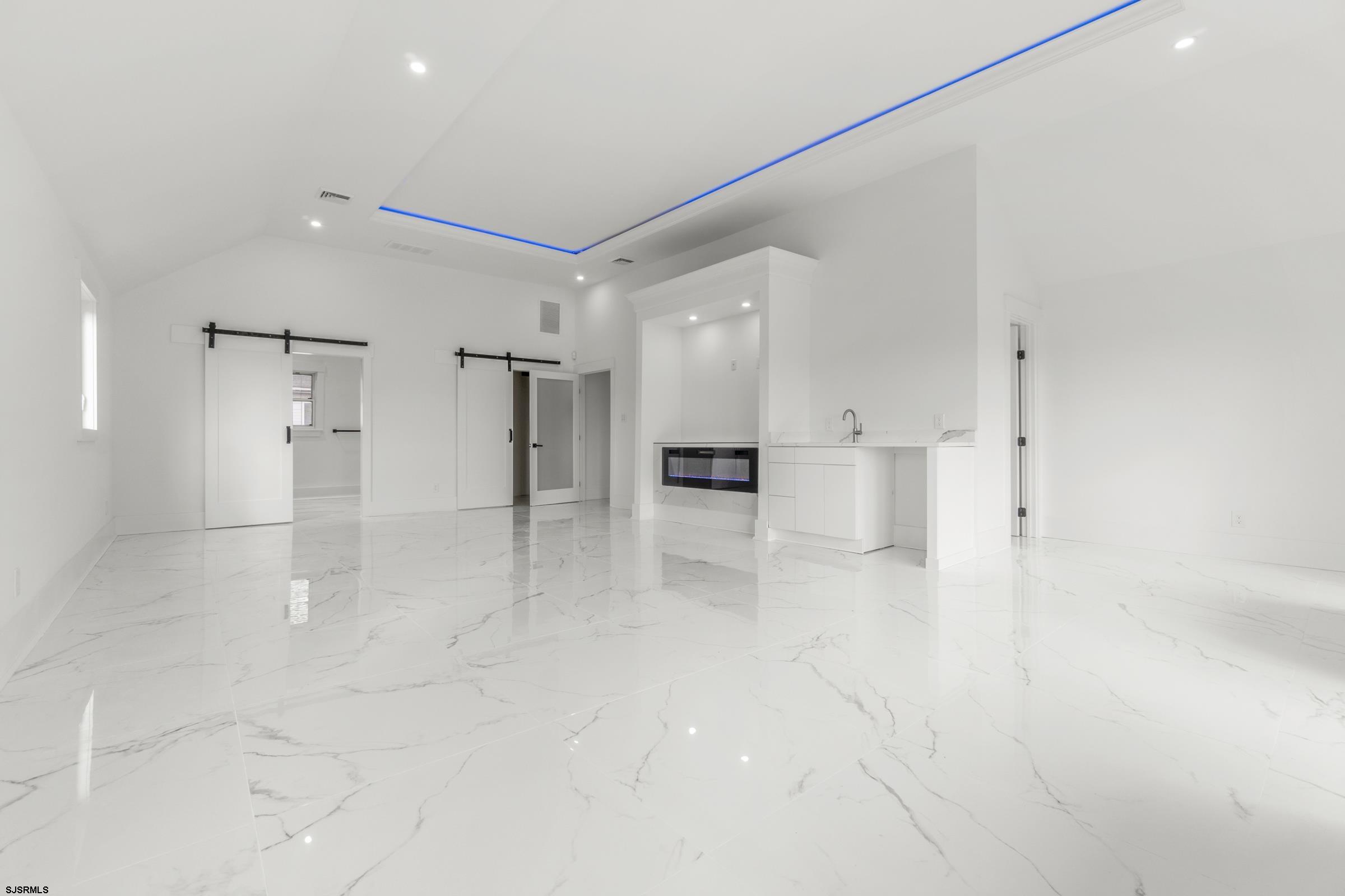 811 N Burghley Ave Ave