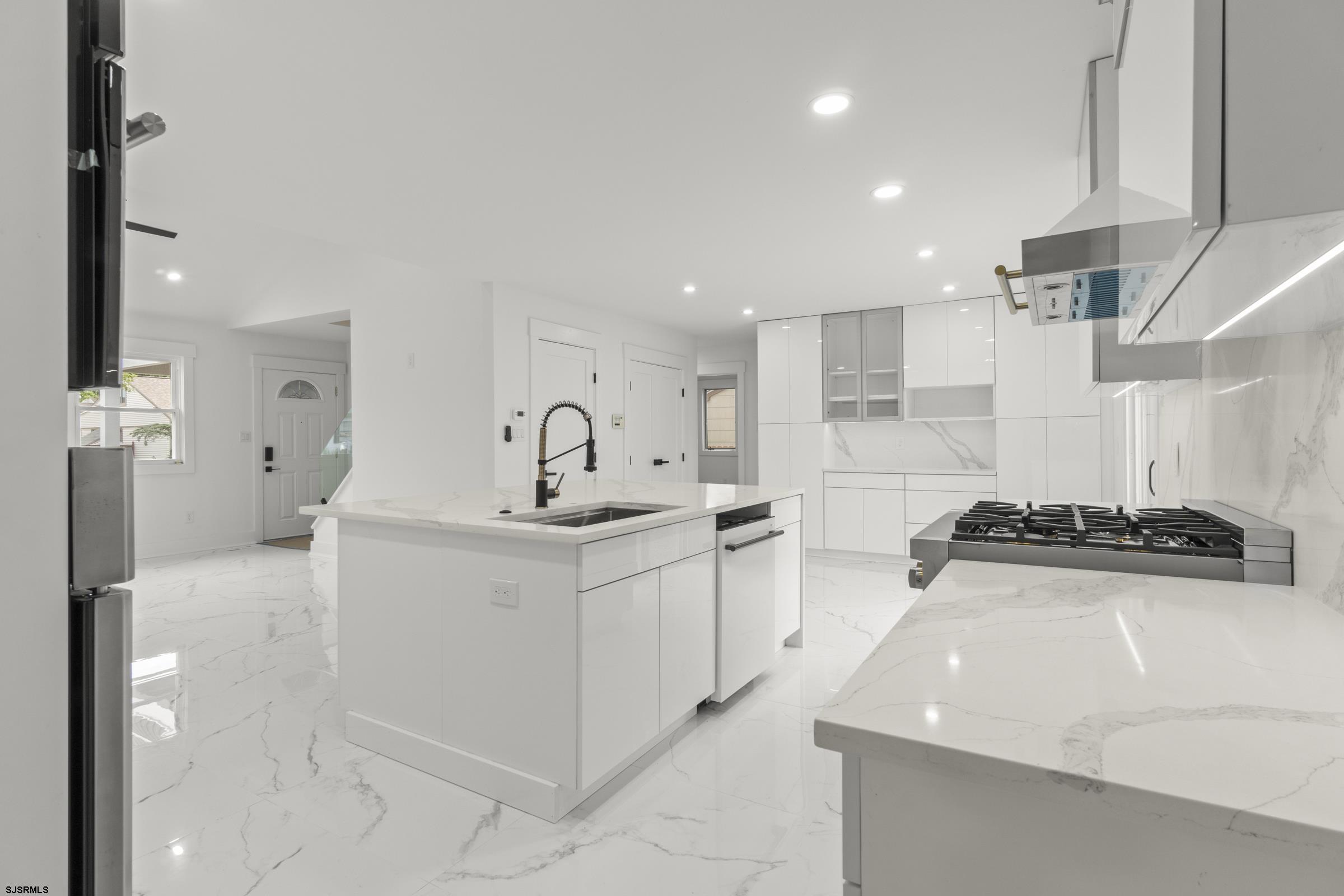 811 N Burghley Ave Ave