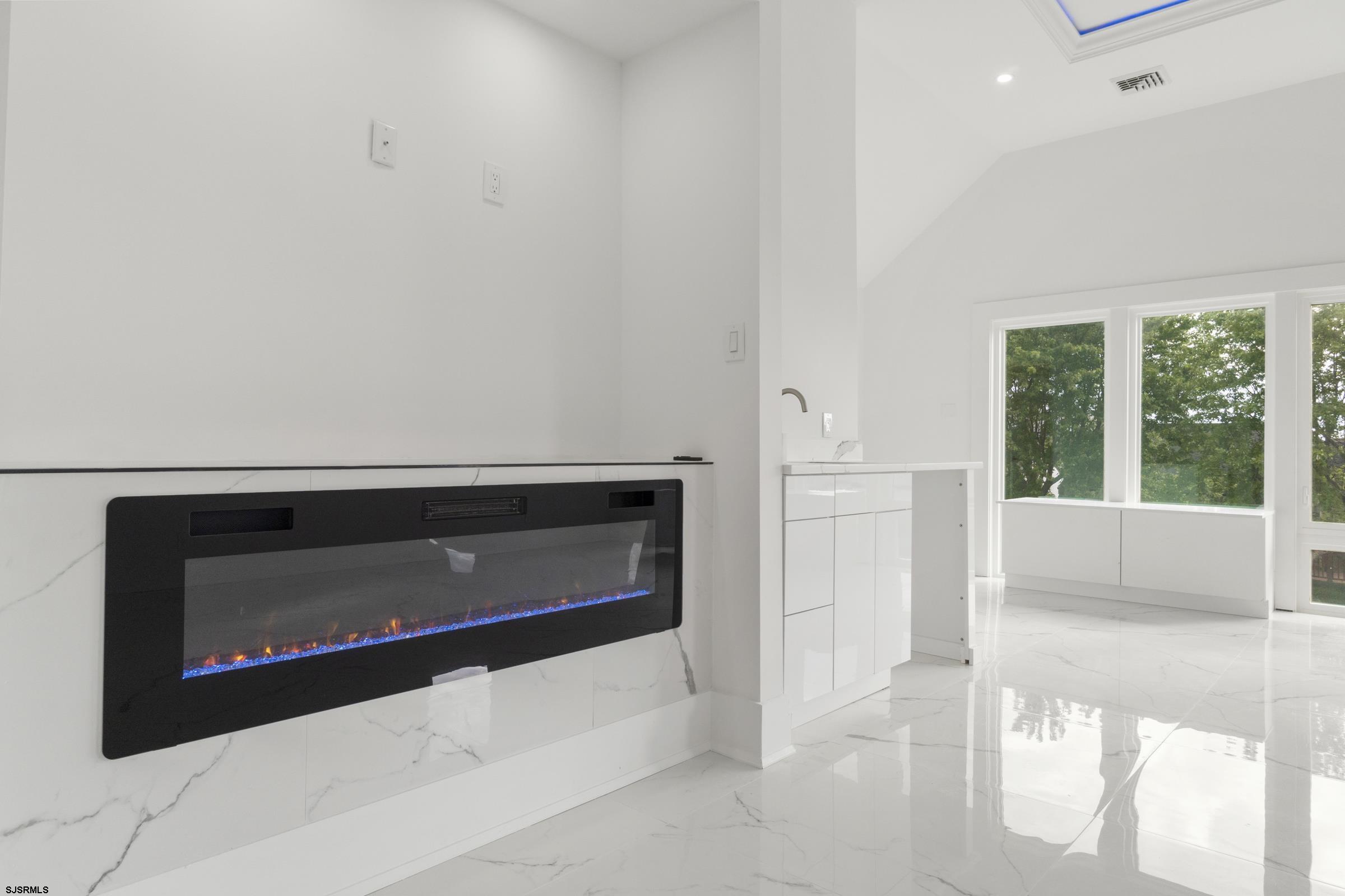 811 N Burghley Ave Ave