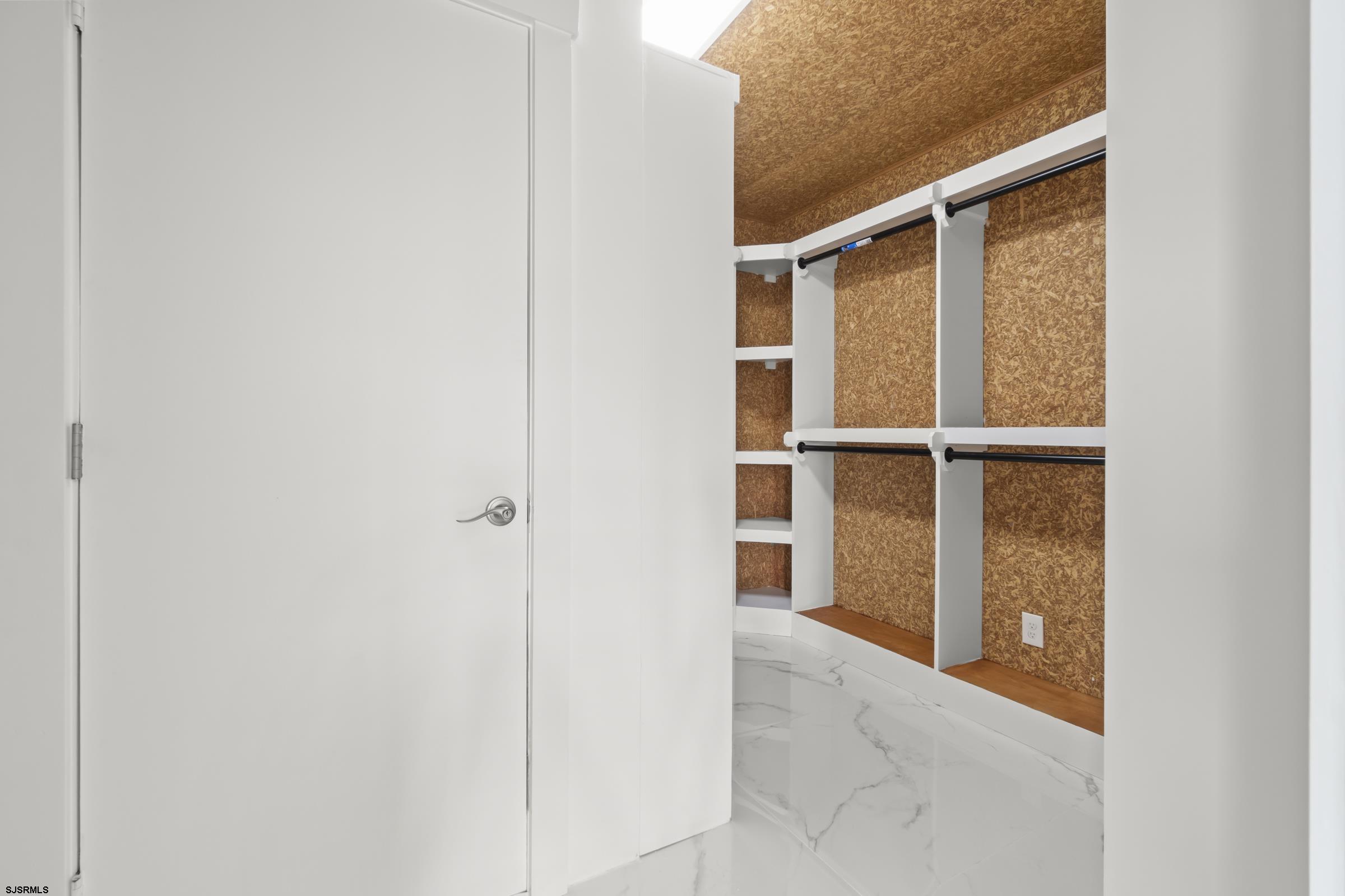 811 N Burghley Ave Ave