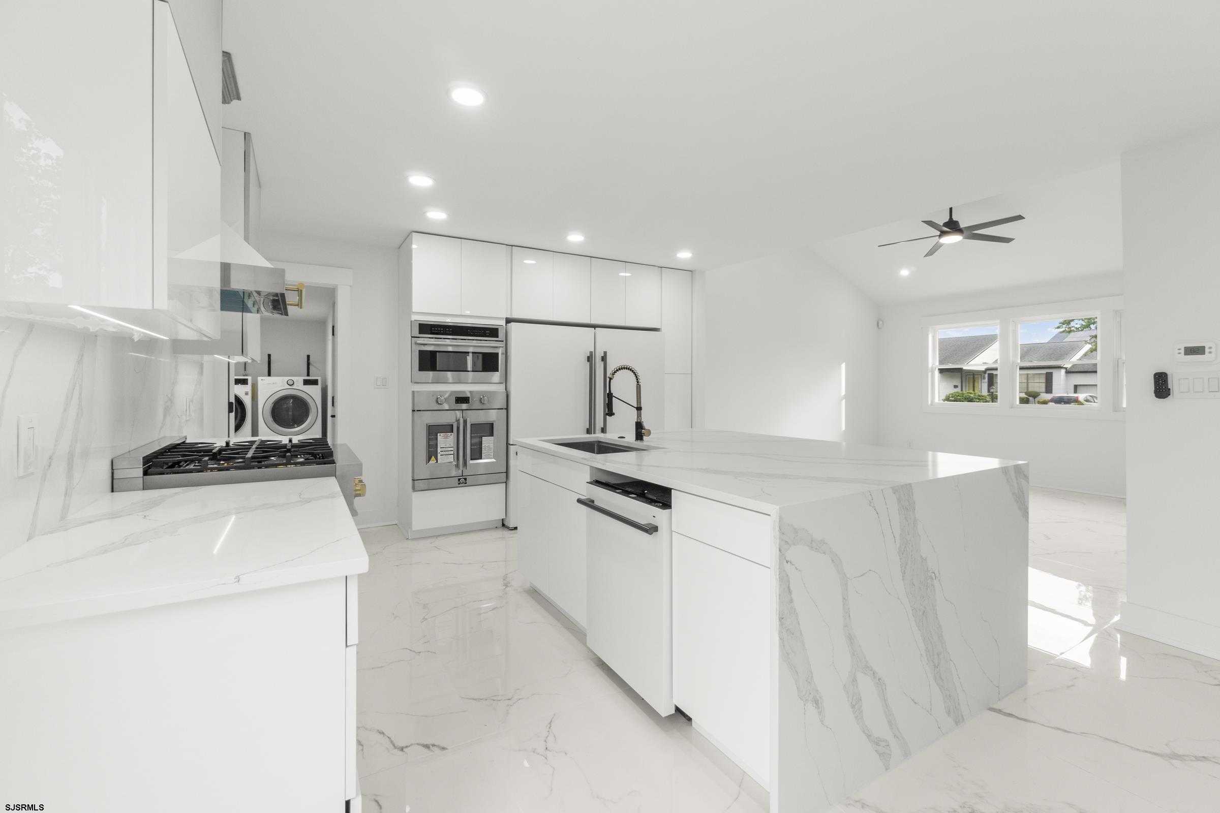 811 N Burghley Ave Ave