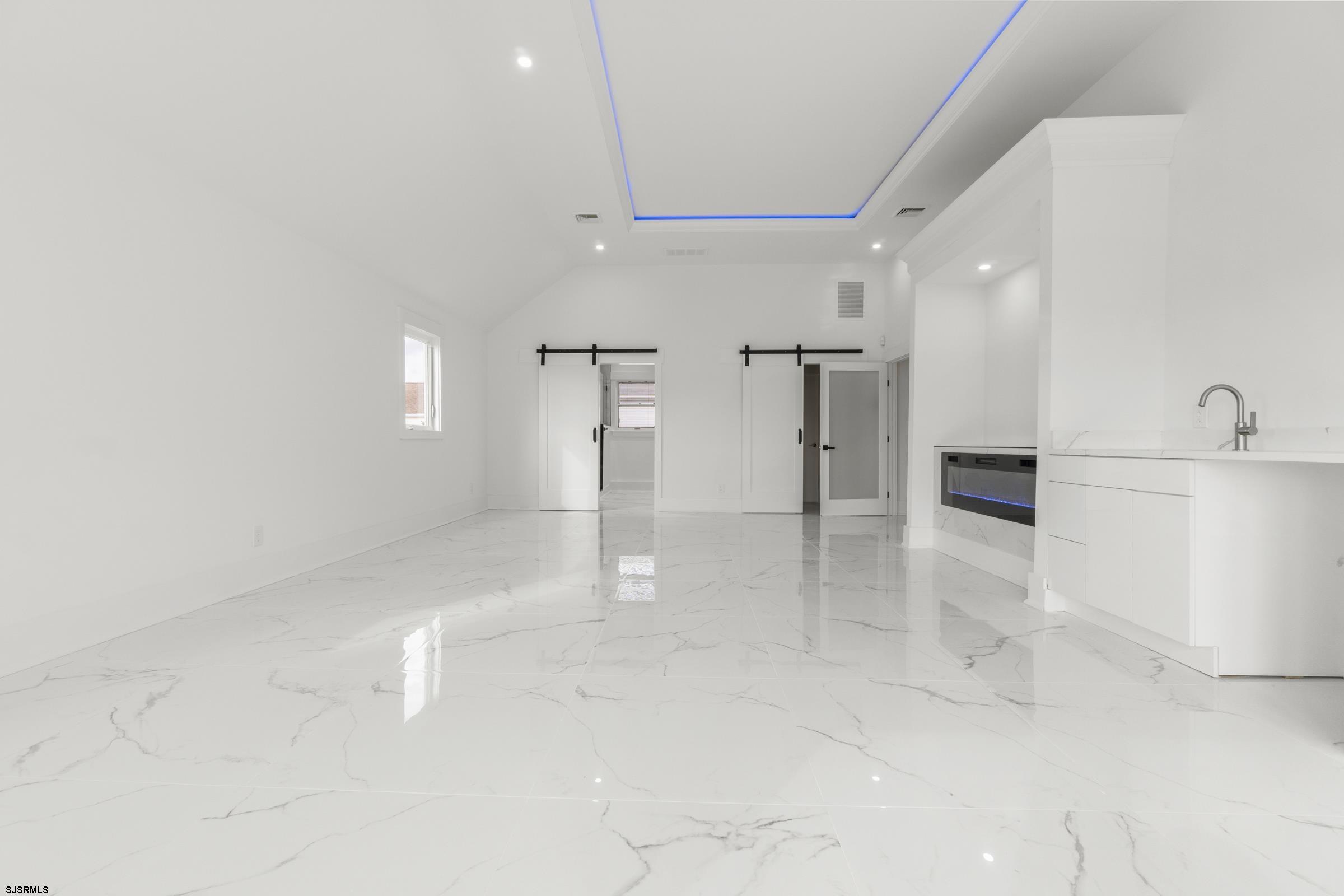 811 N Burghley Ave Ave