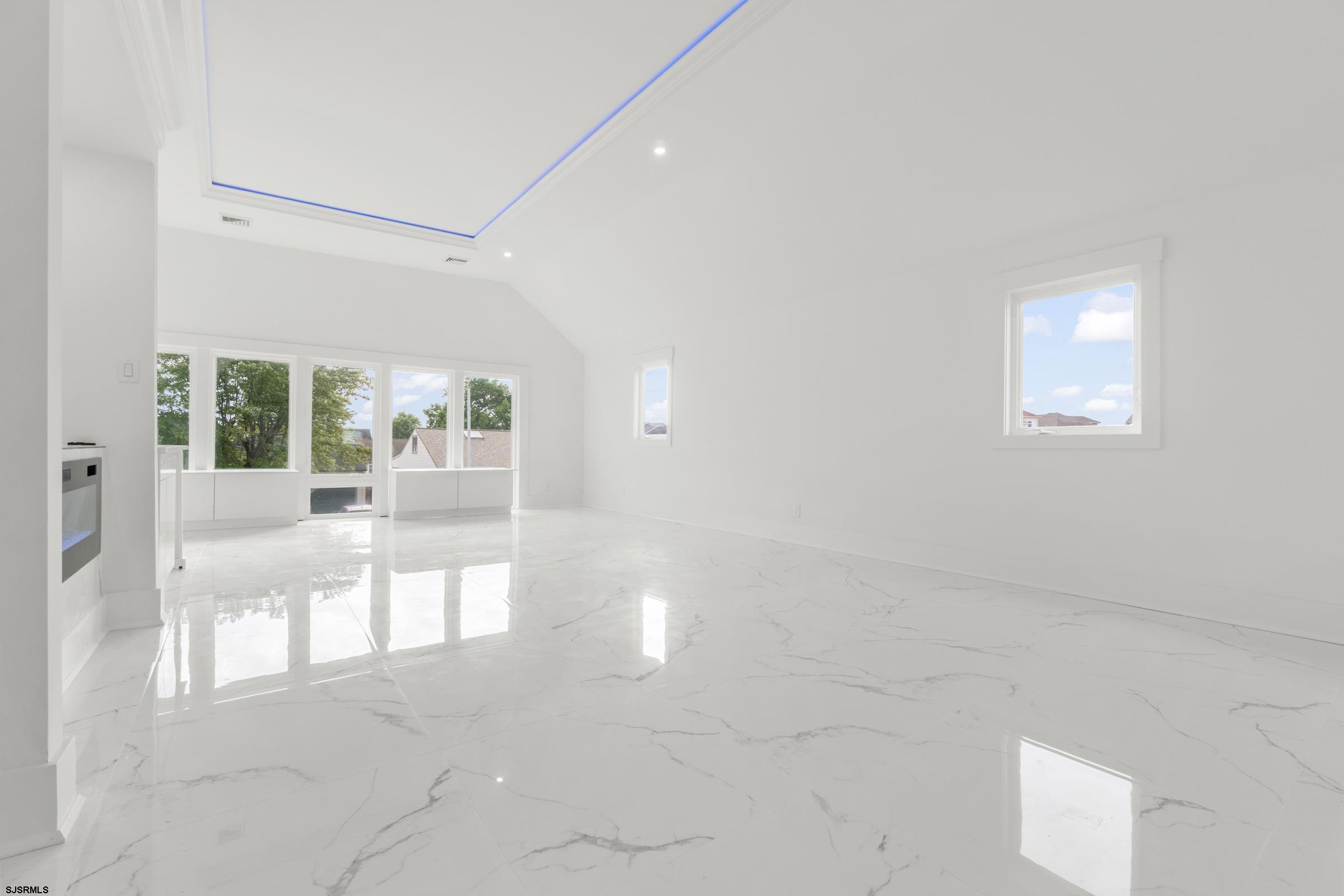 811 N Burghley Ave Ave